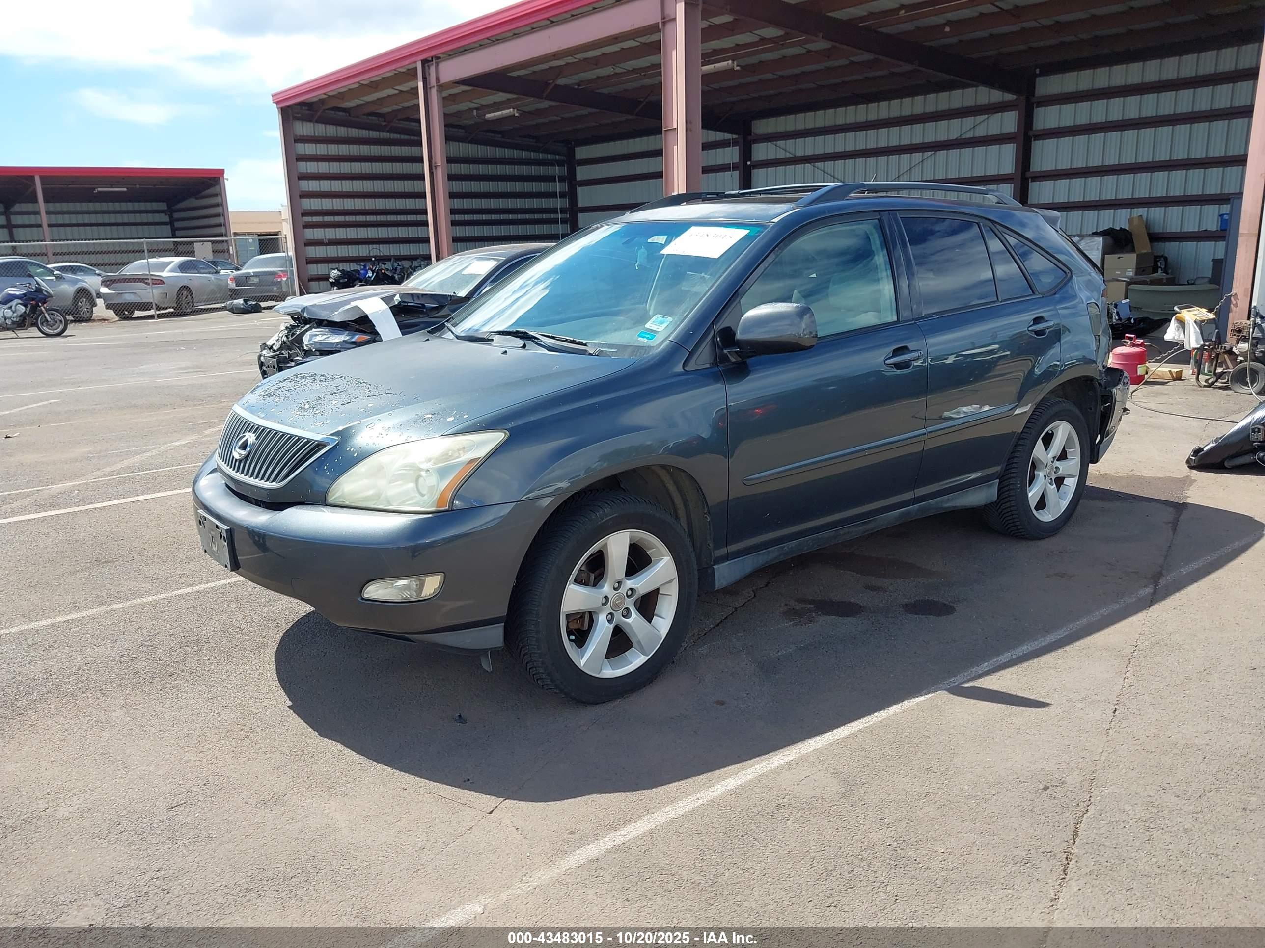 LEXUS RX image 2