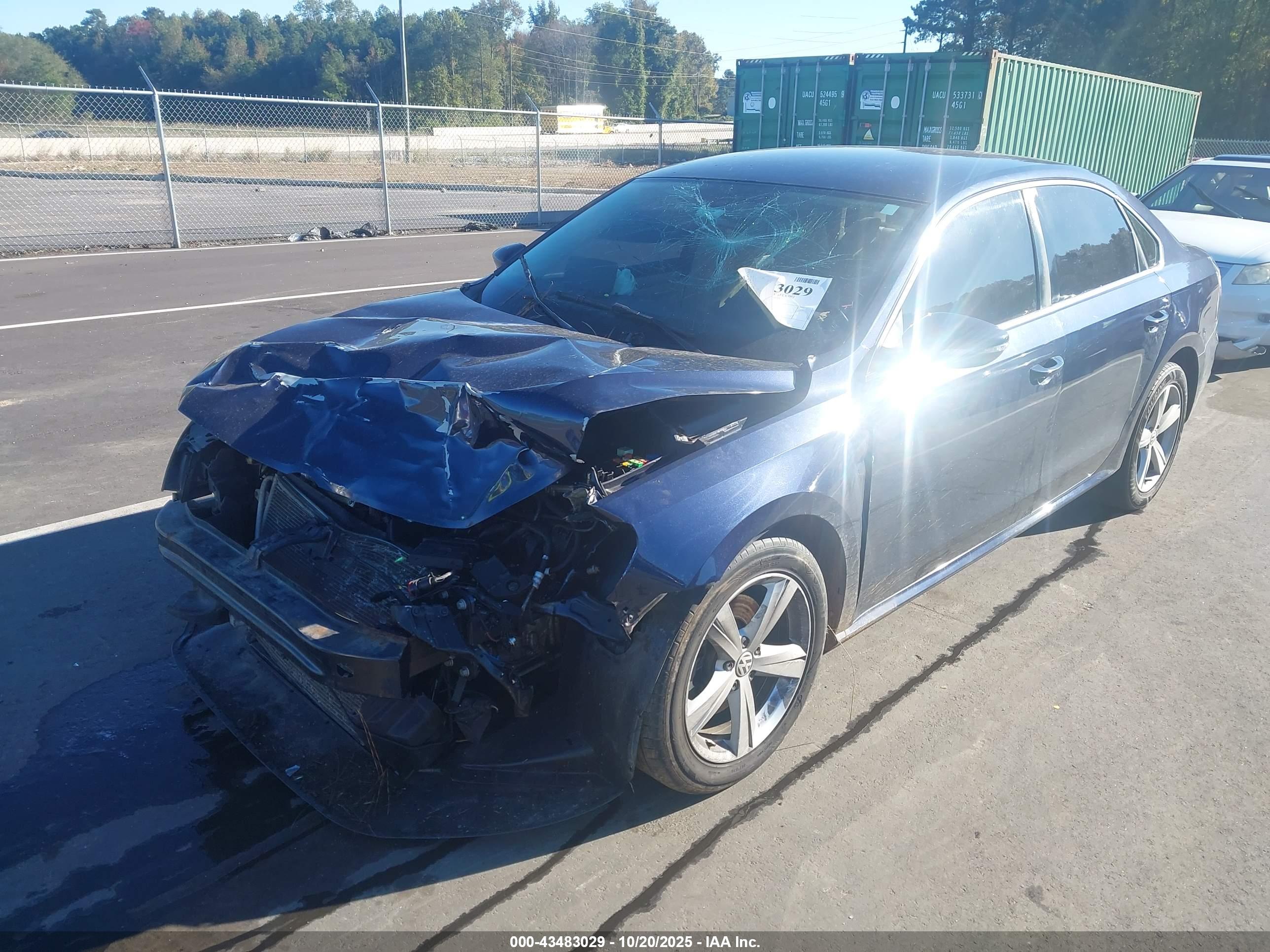VOLKSWAGEN PASSAT image 2