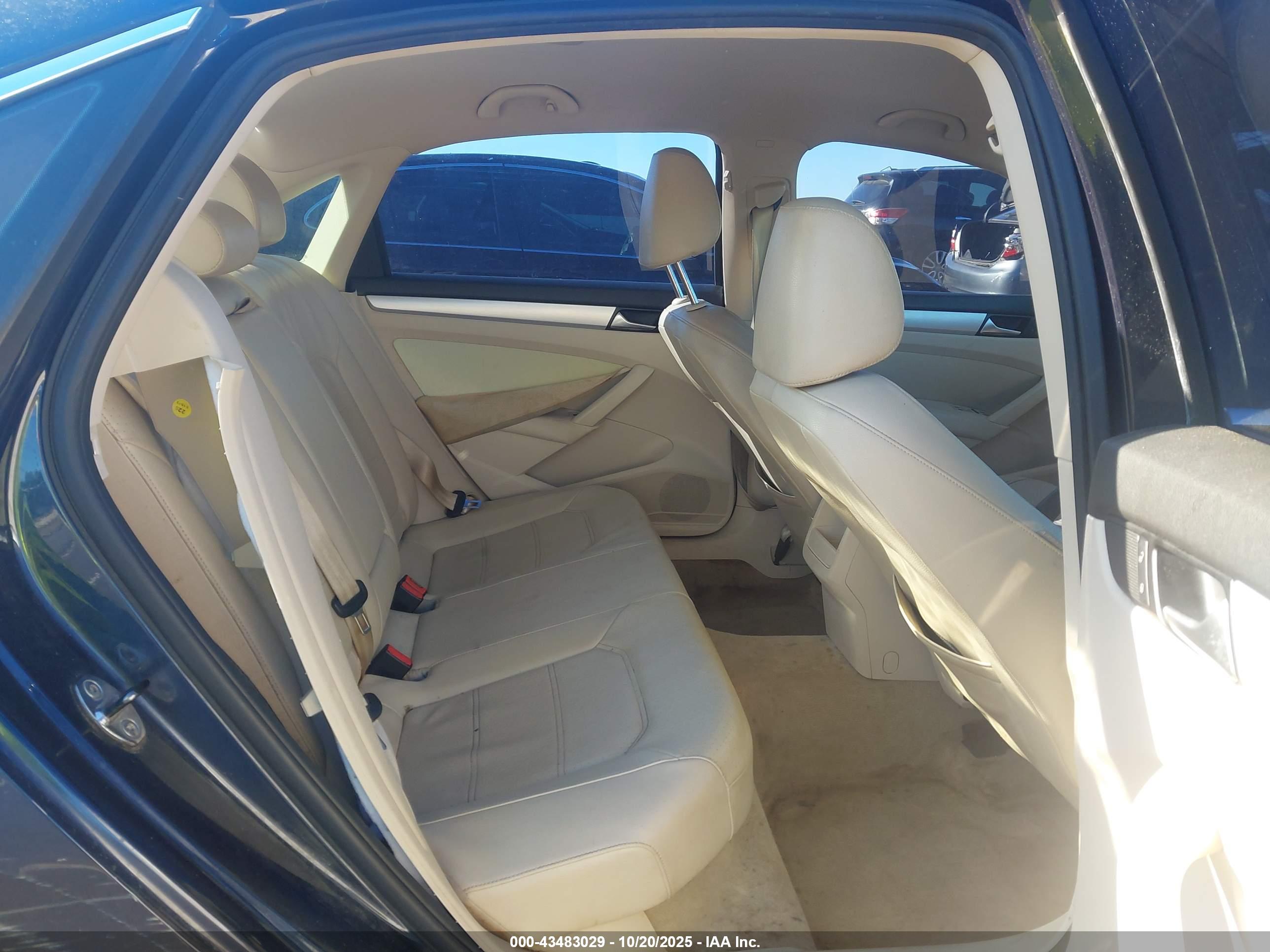 VOLKSWAGEN PASSAT image 8