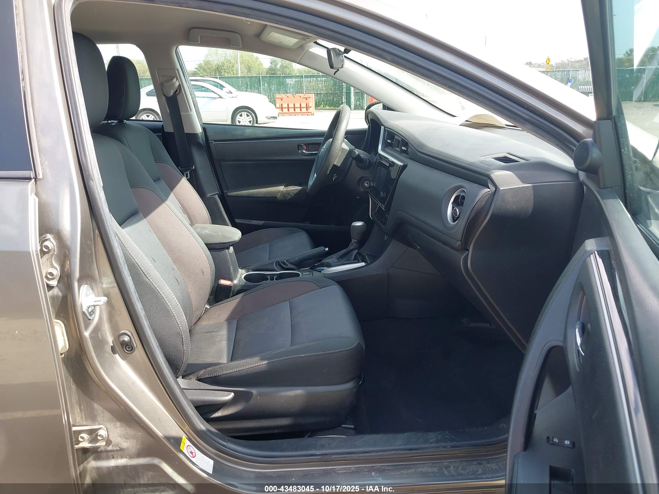 TOYOTA COROLLA image 5