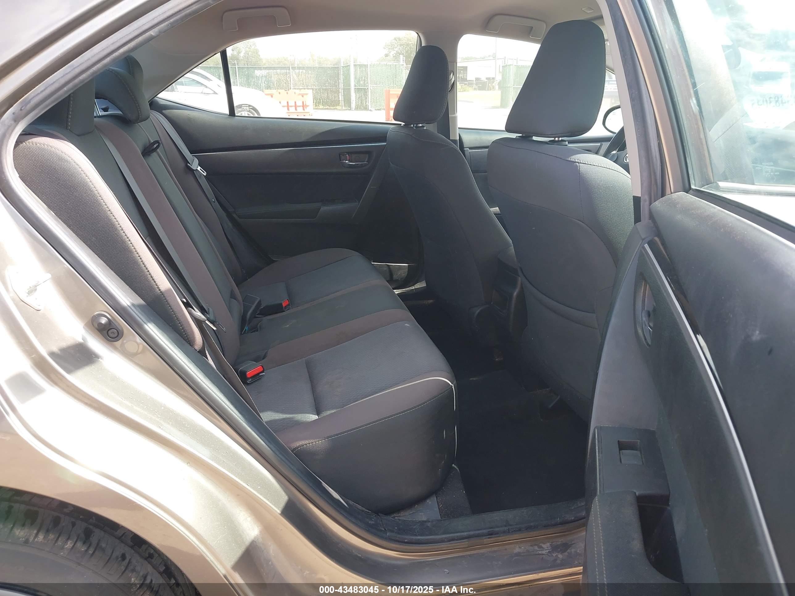 TOYOTA COROLLA image 8