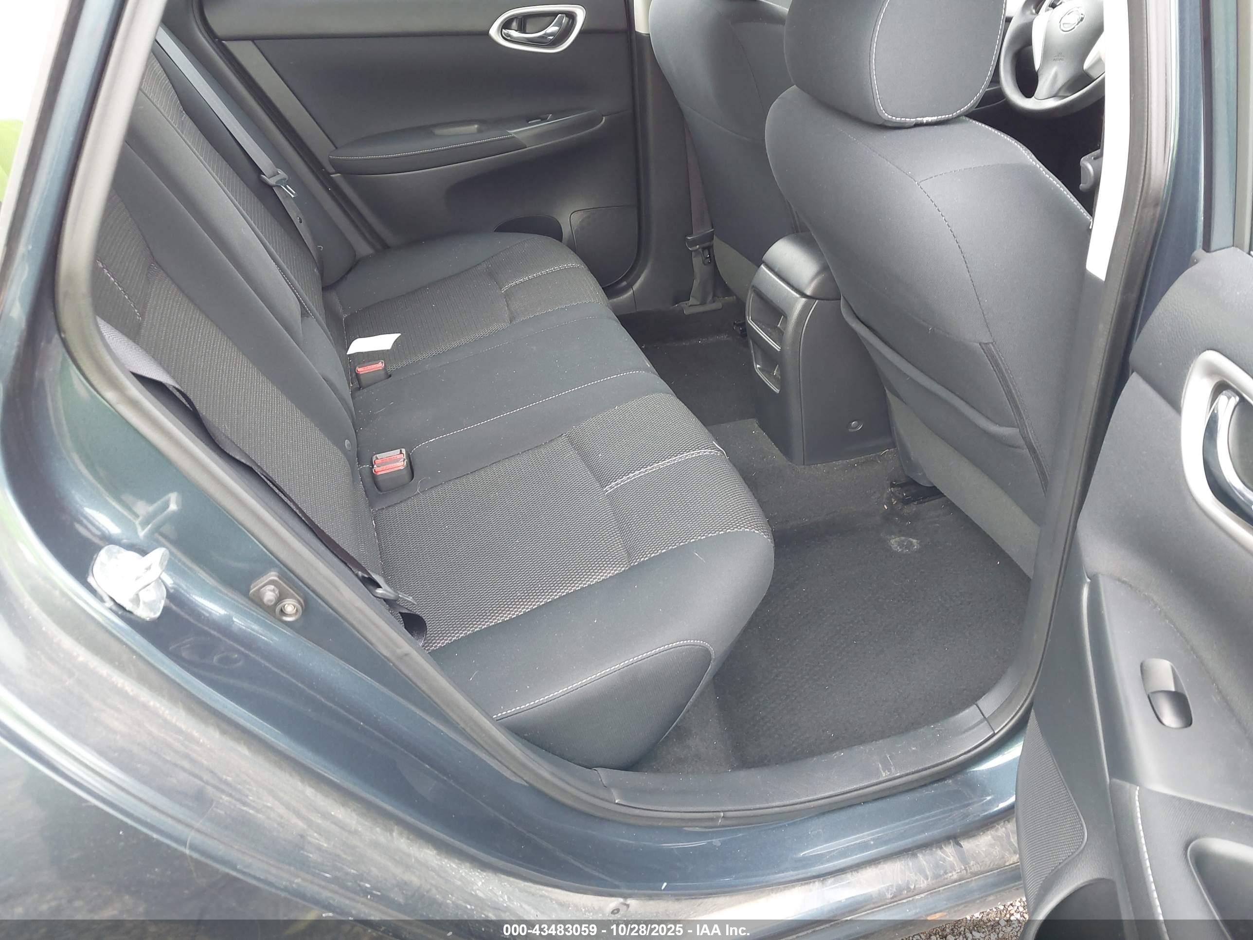 NISSAN SENTRA image 8