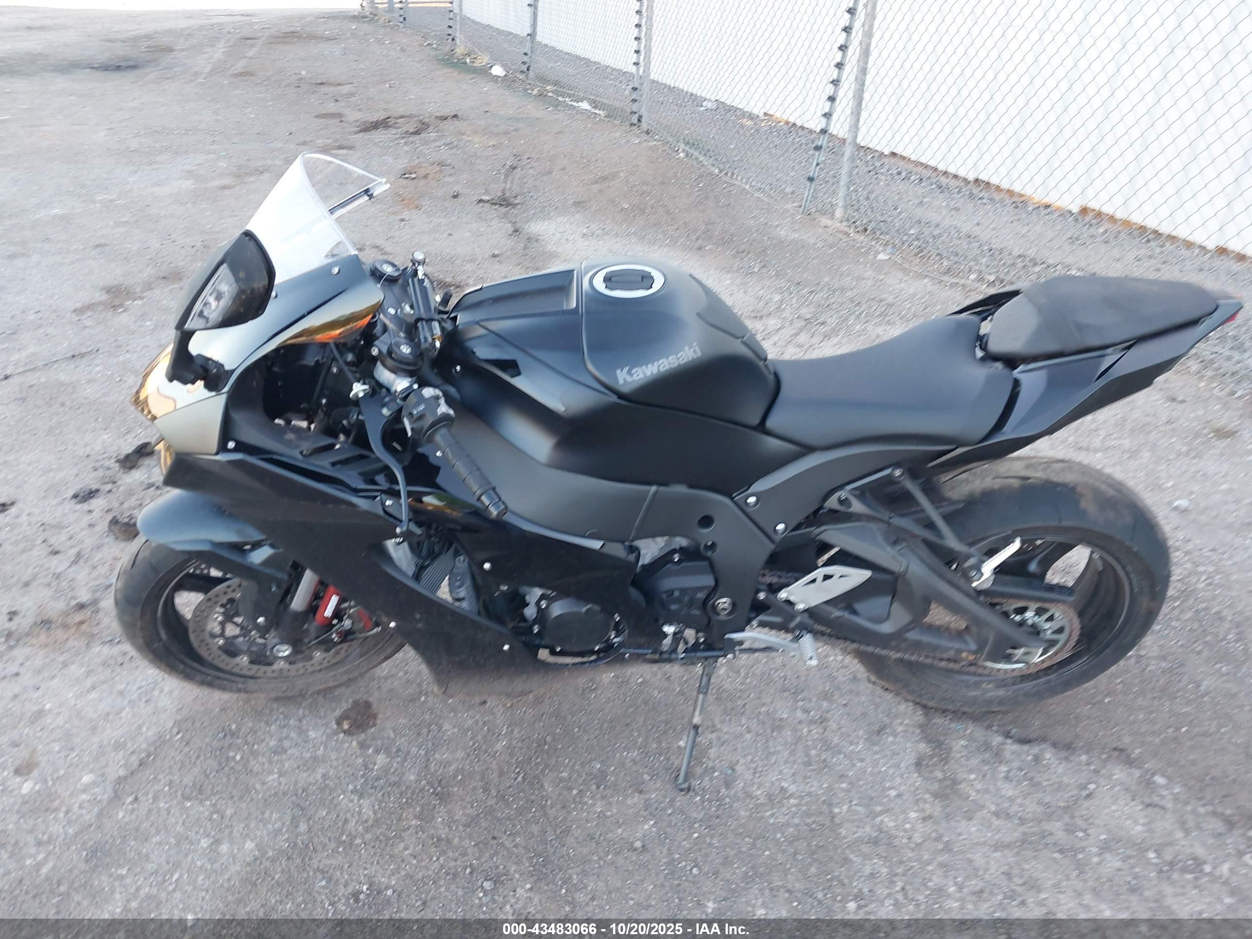 KAWASAKI ZX1002 image 9