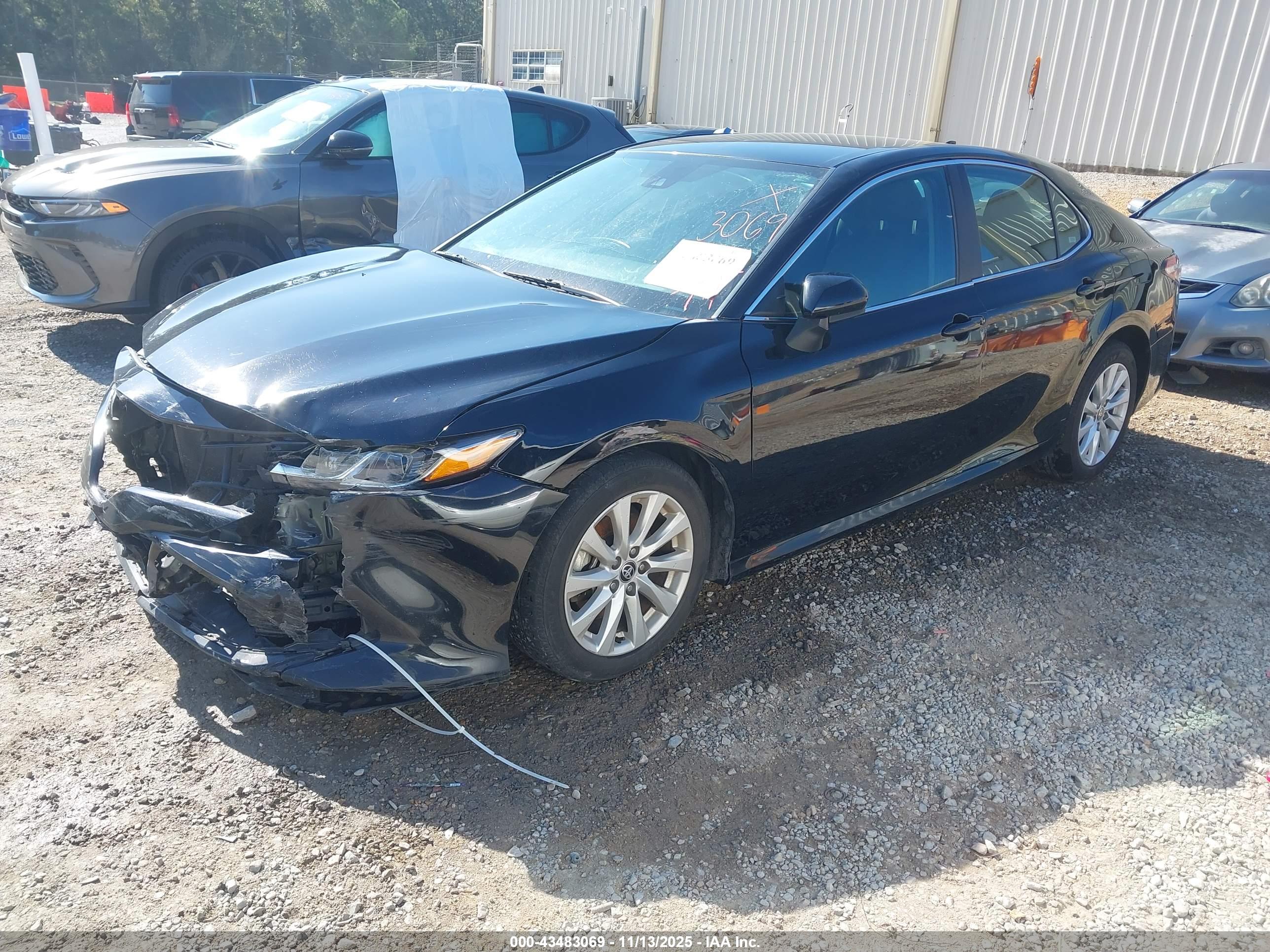 TOYOTA CAMRY image 2
