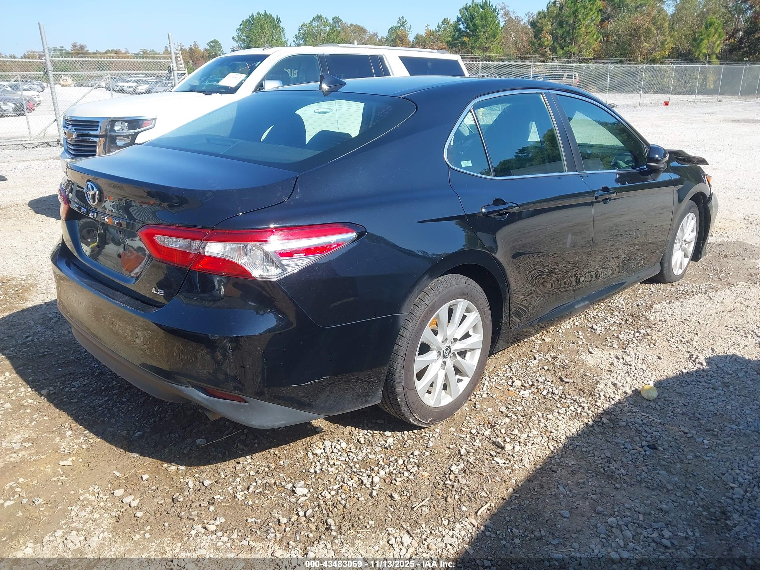 TOYOTA CAMRY image 4