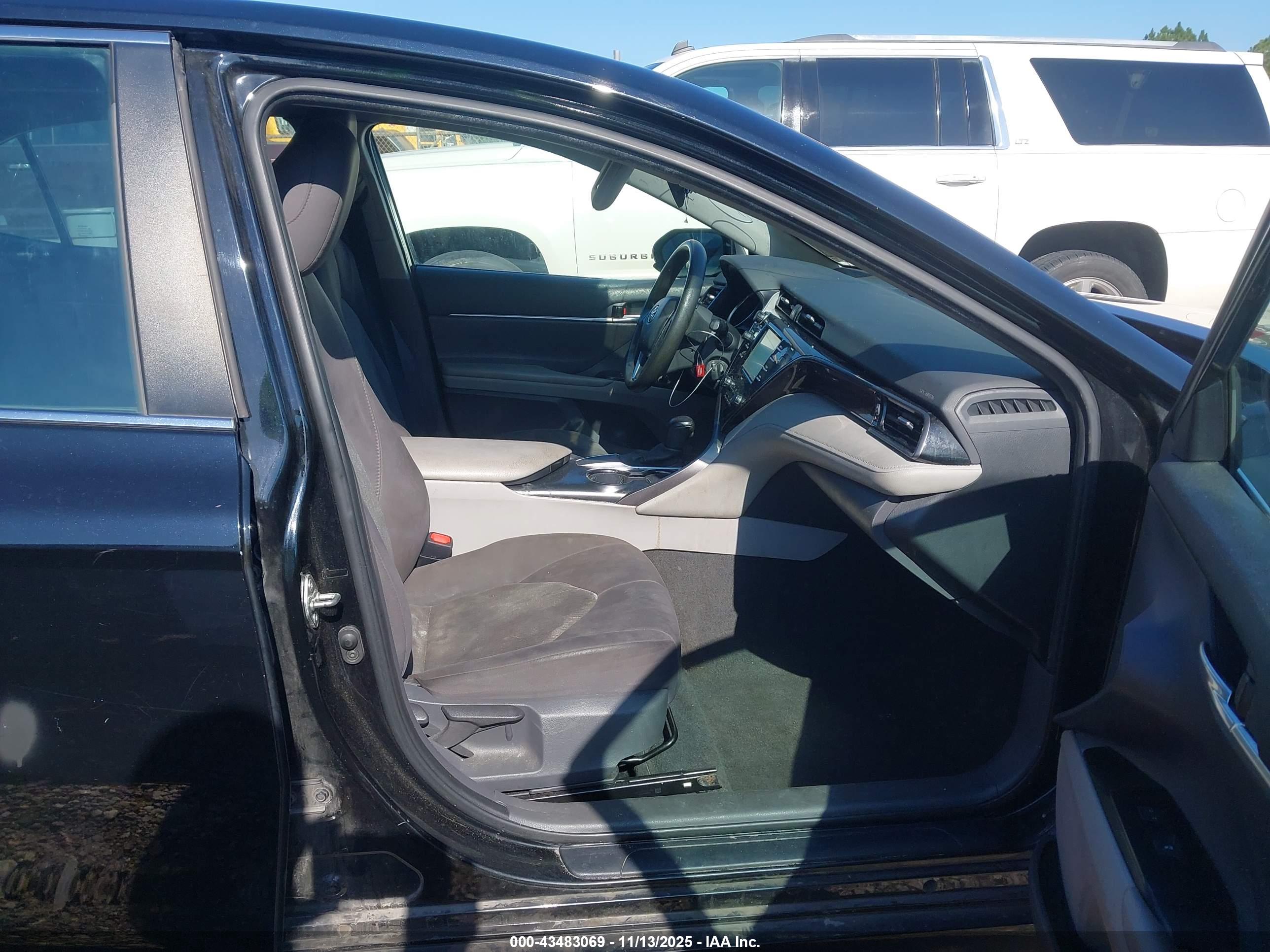 TOYOTA CAMRY image 5