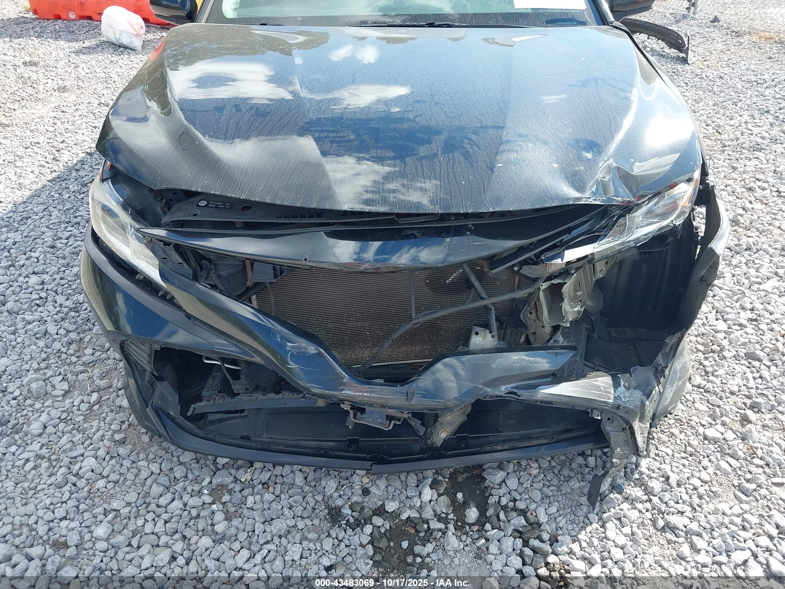 TOYOTA CAMRY image 6