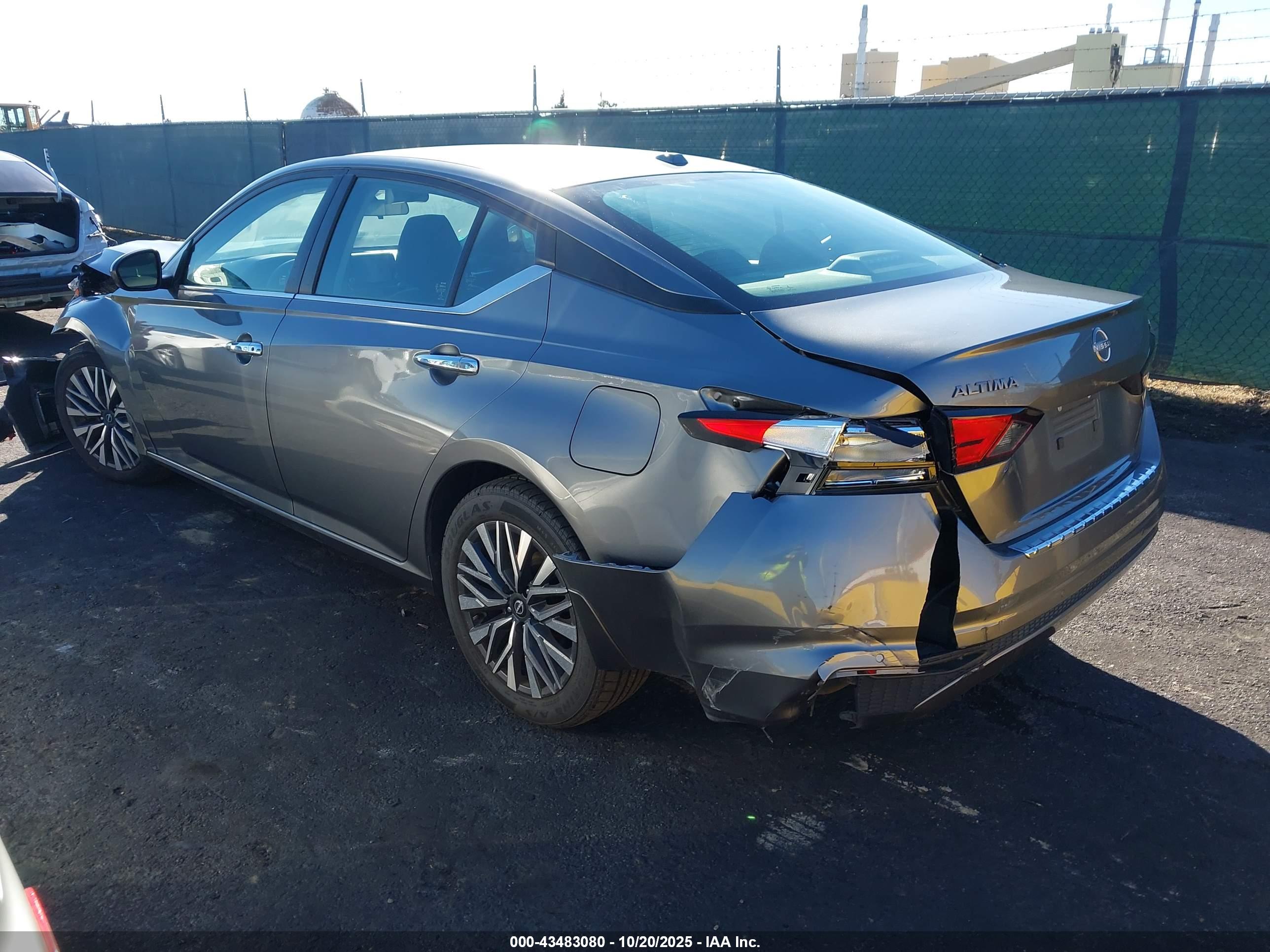 NISSAN ALTIMA image 3