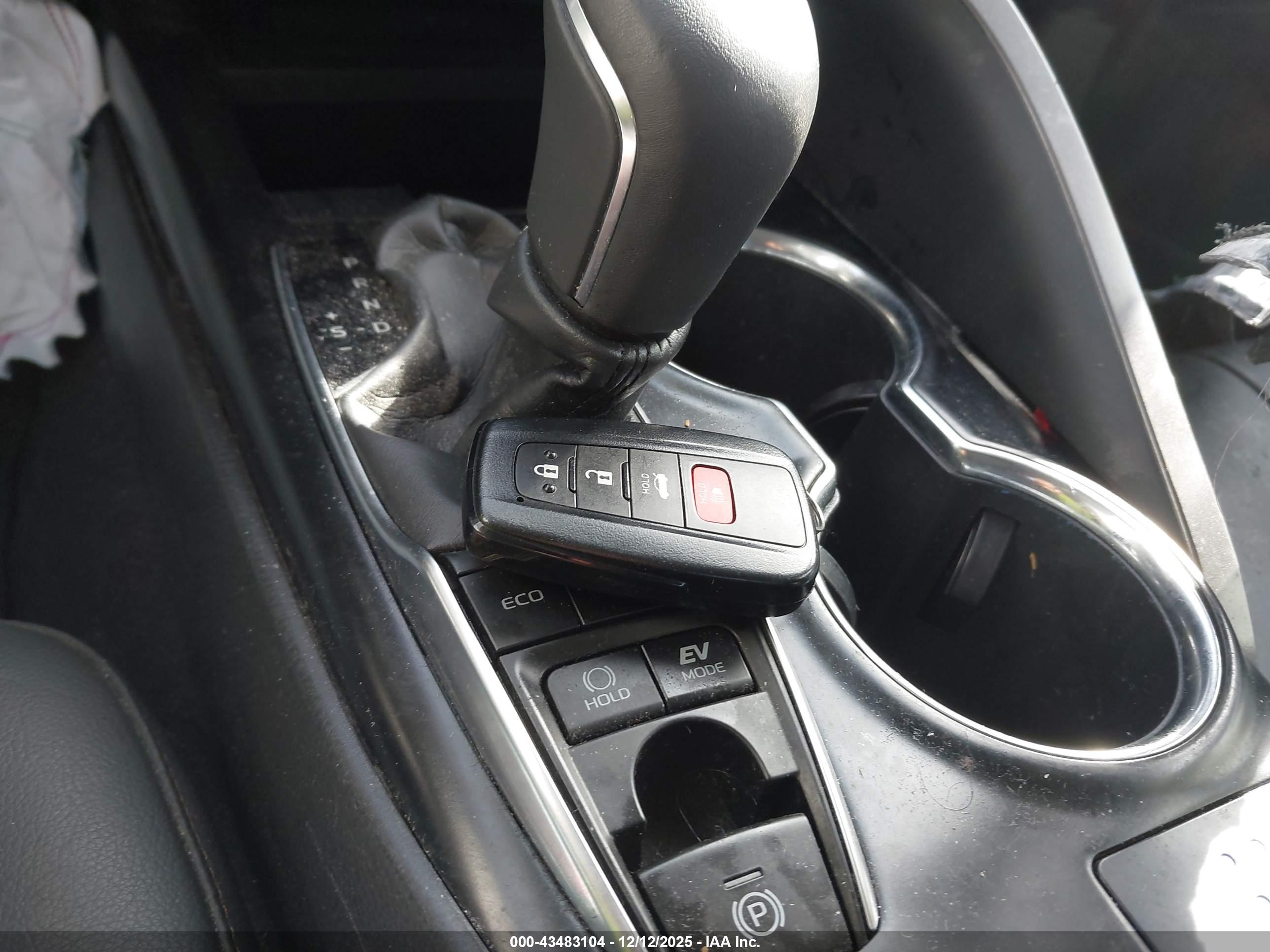 TOYOTA CAMRY image 11