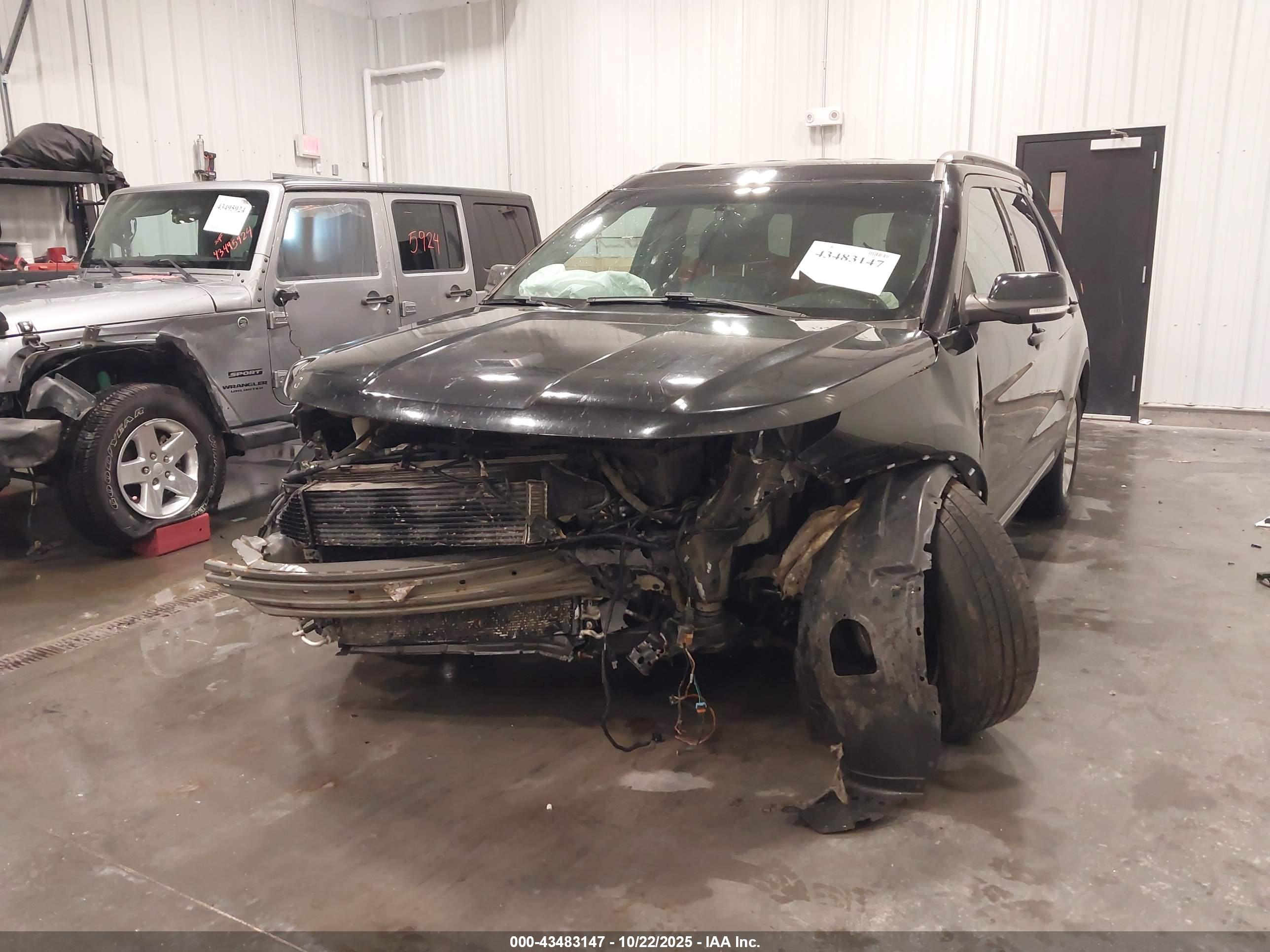 FORD EXPLORER image 6