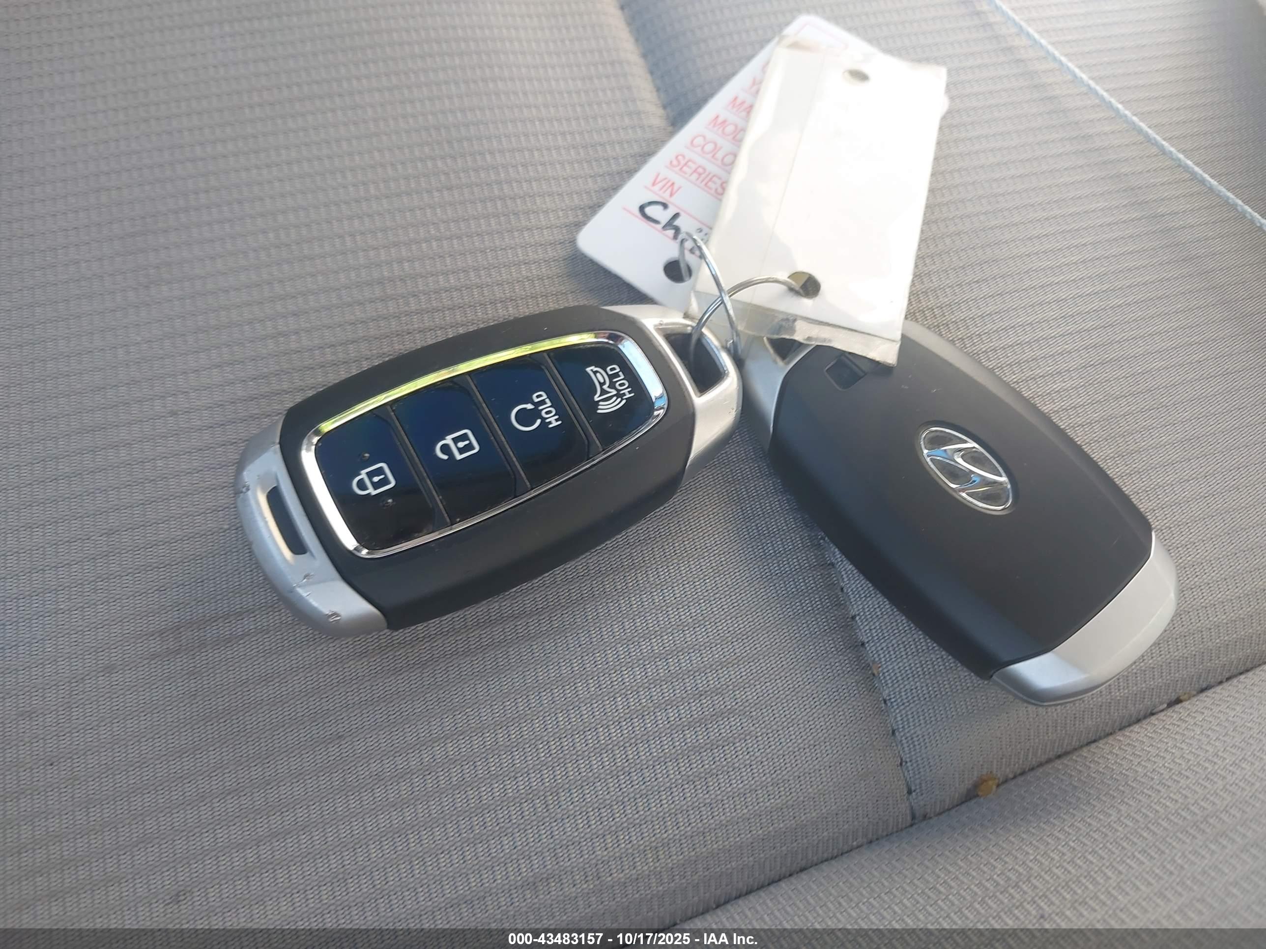 HYUNDAI VENUE image 11