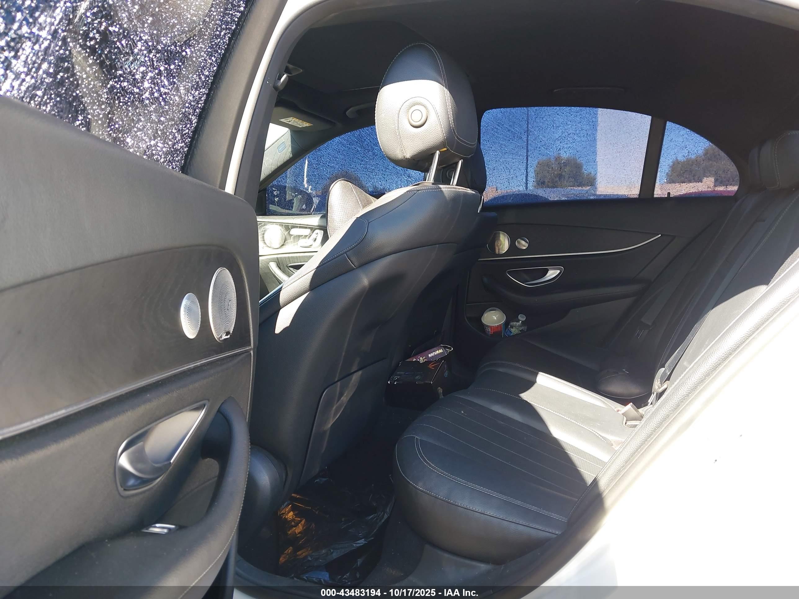 MERCEDES-BENZ E image 8