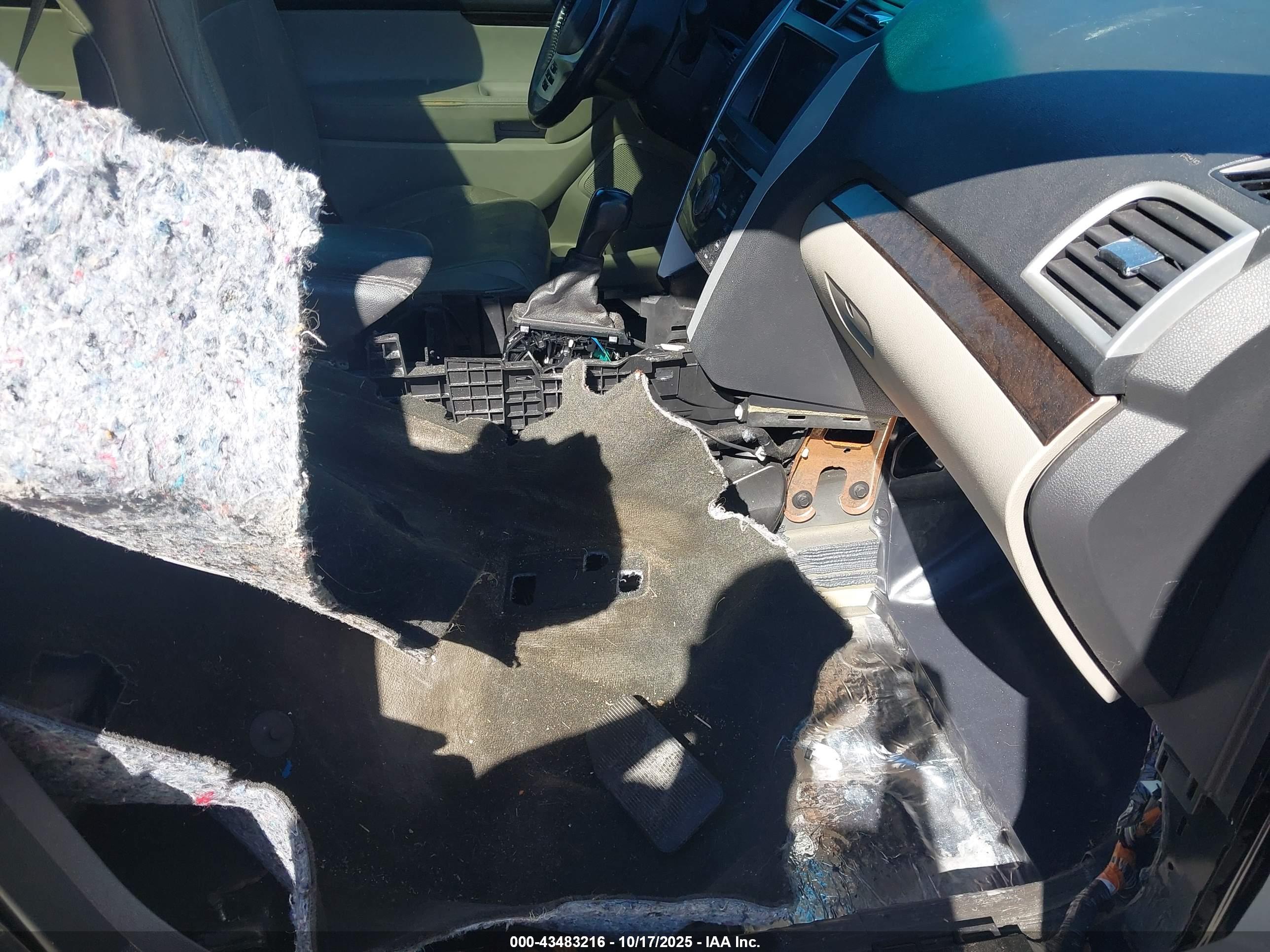 FORD EXPLORER image 5