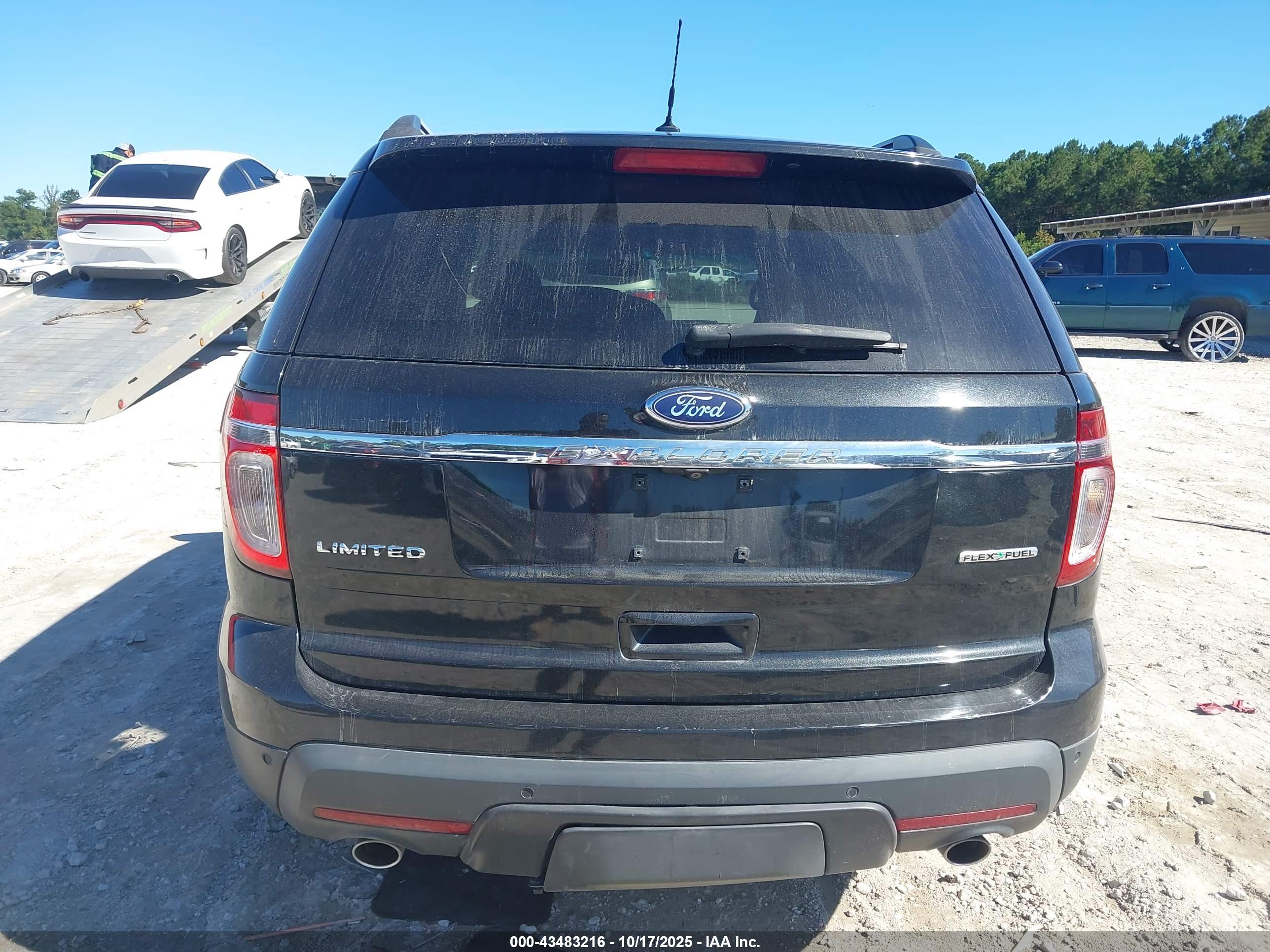 FORD EXPLORER image 6