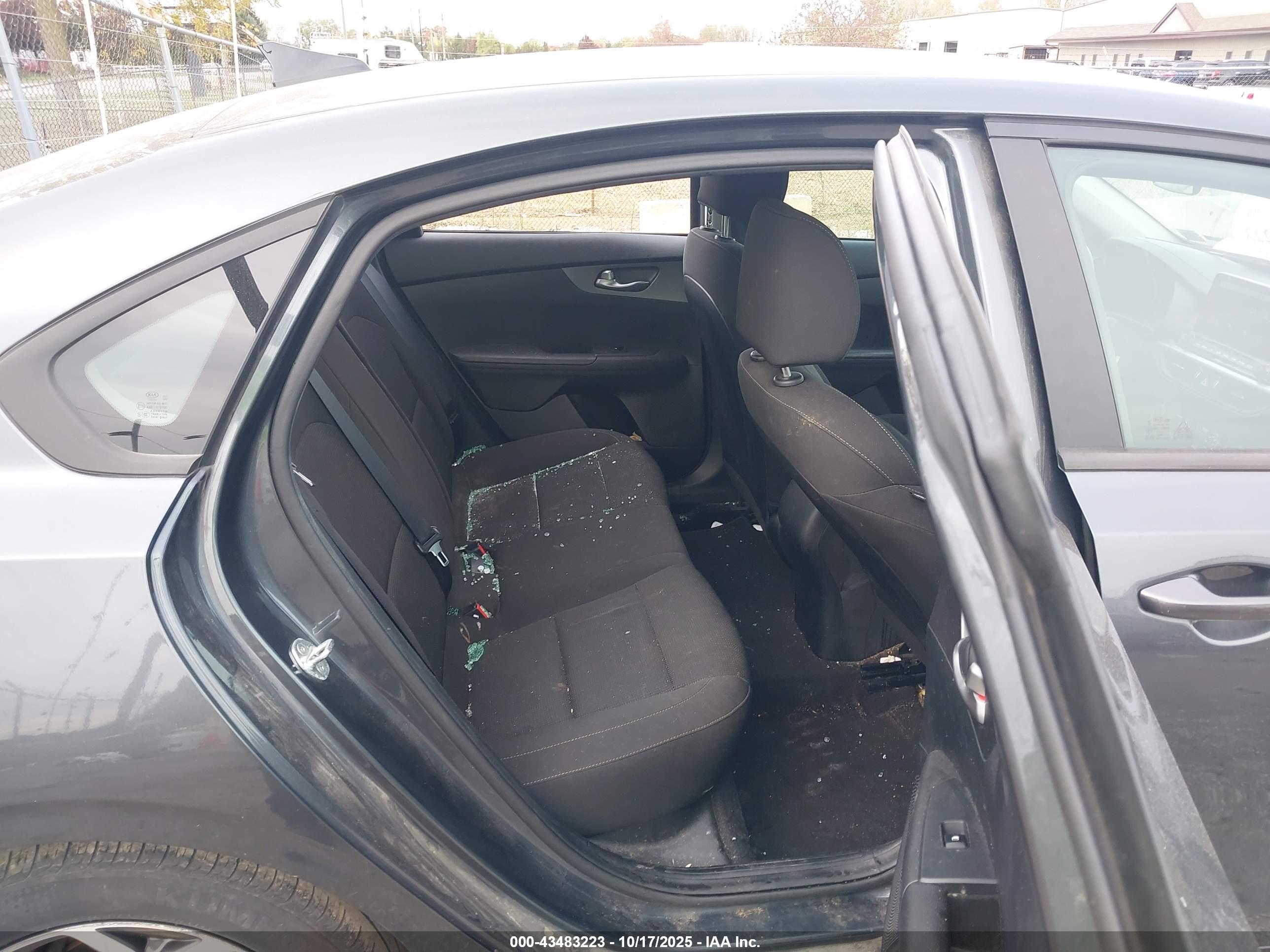 KIA FORTE image 8