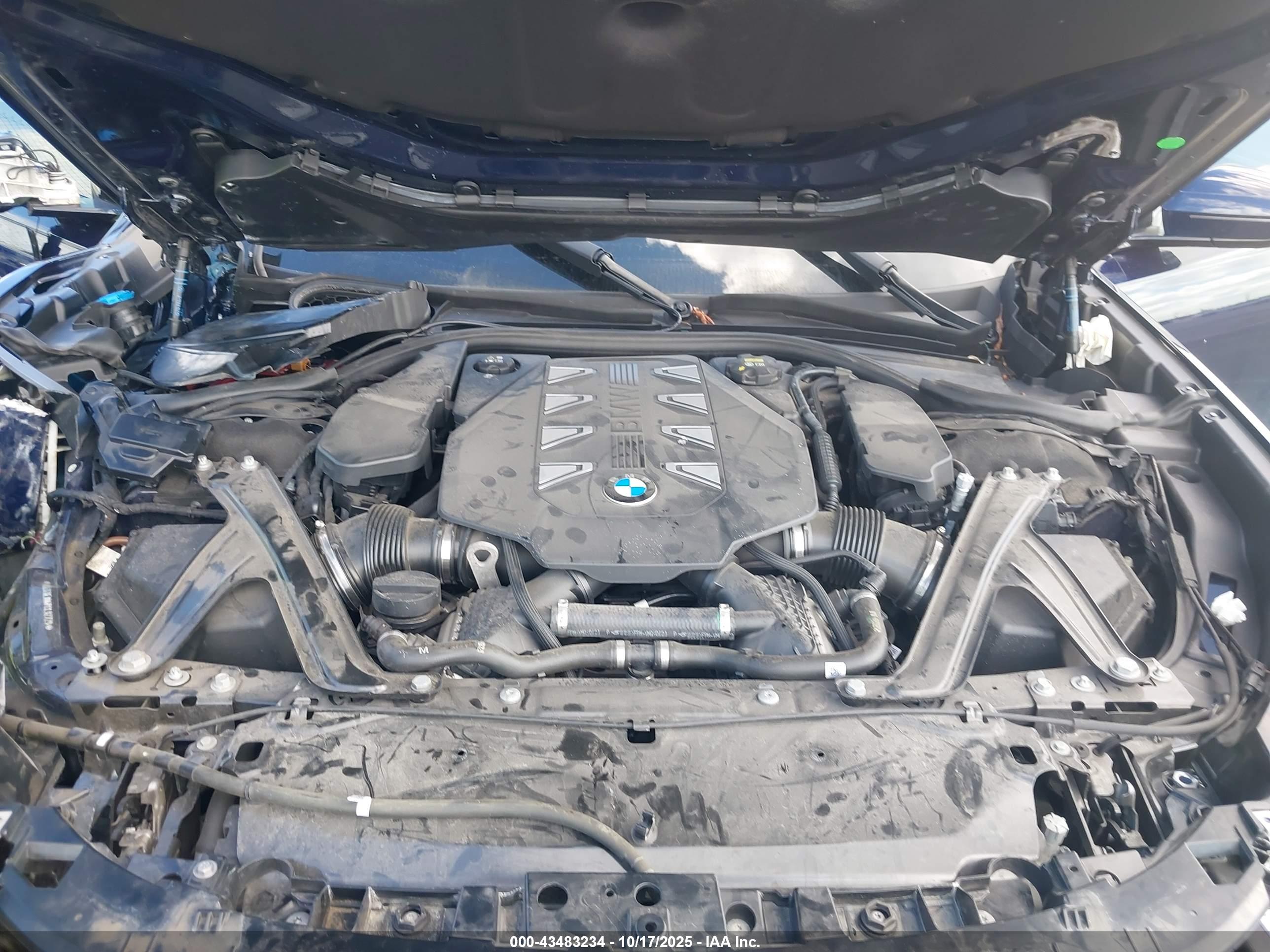 BMW 760 image 10