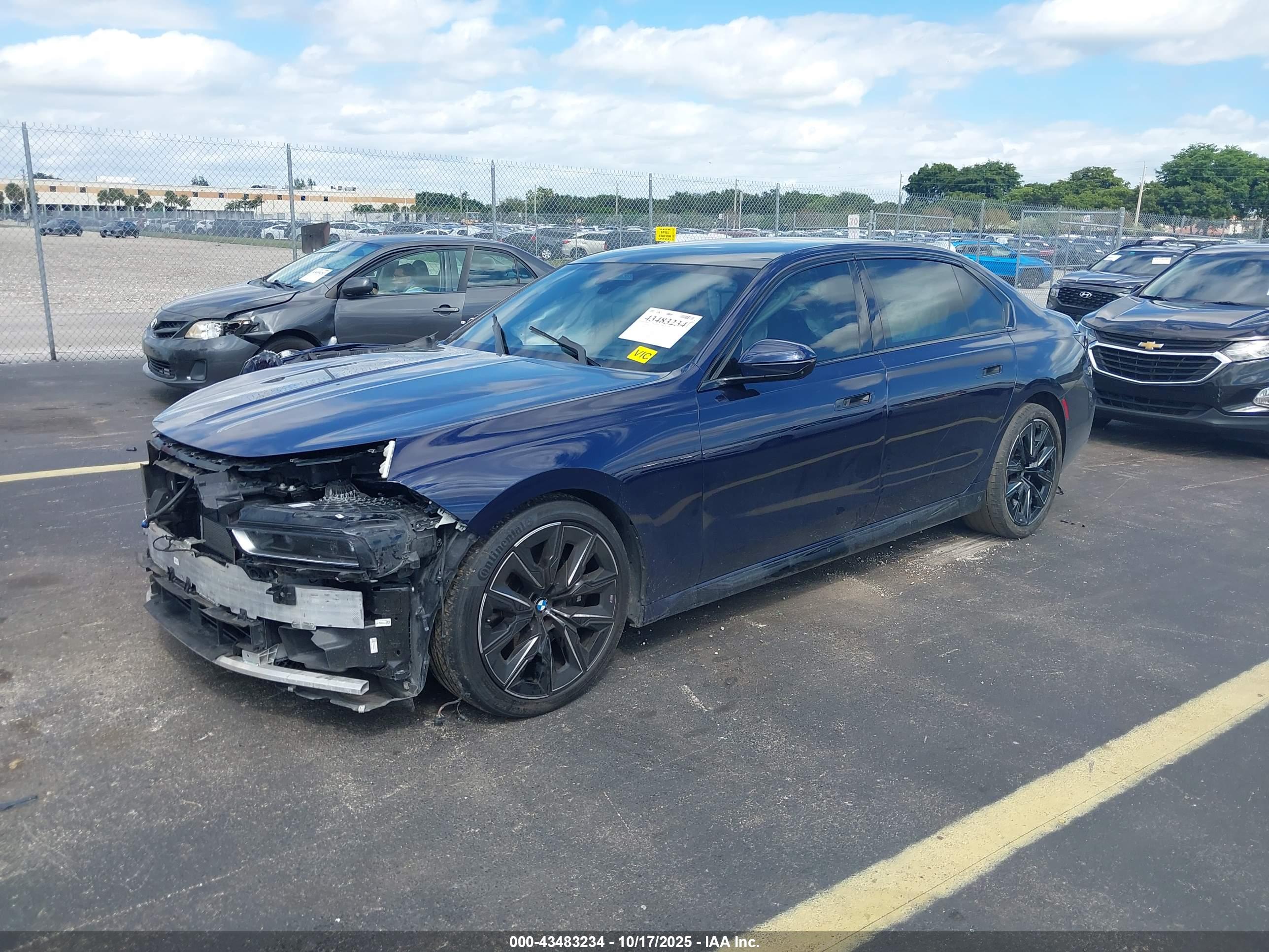 BMW 760 image 2