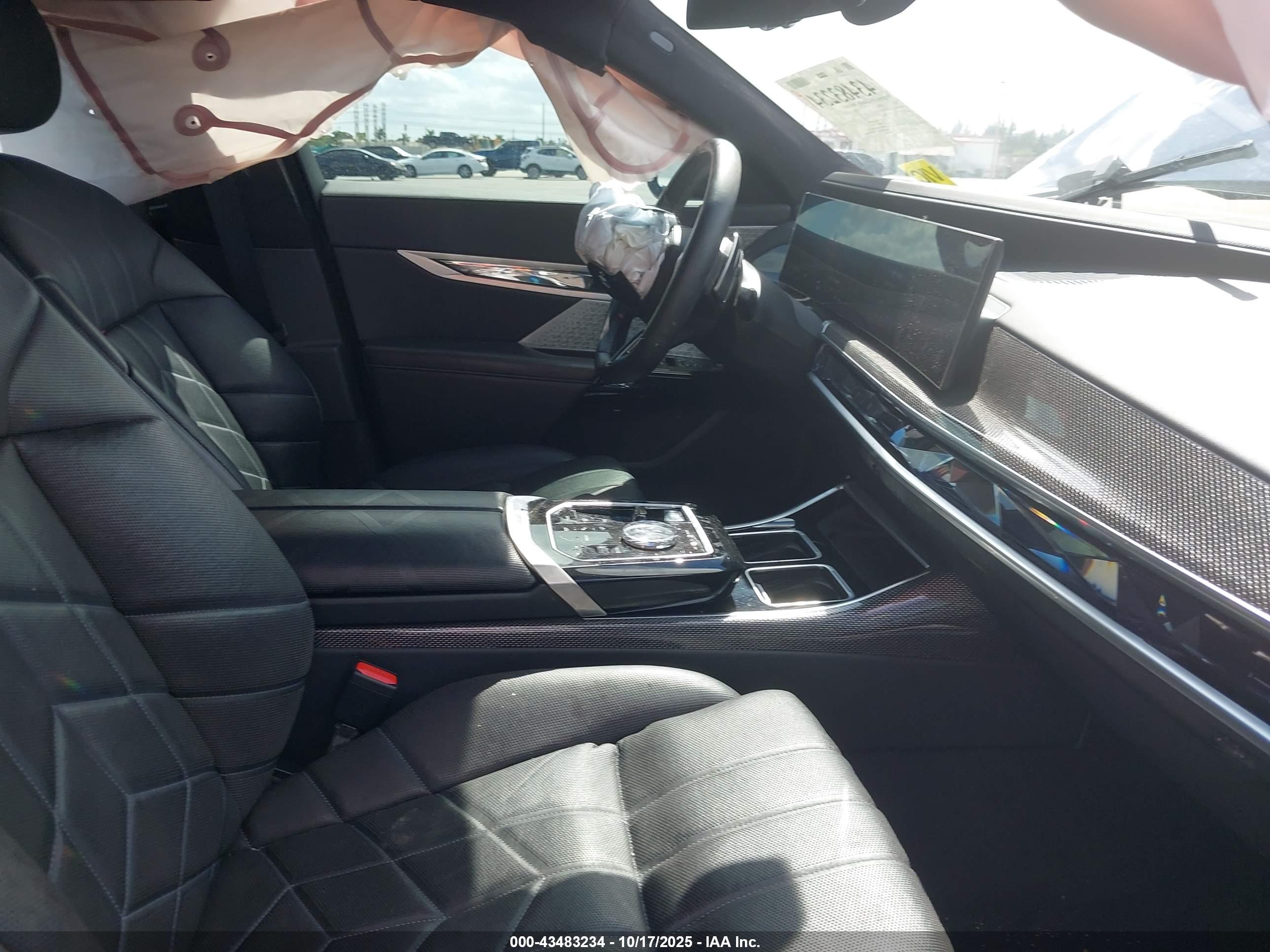 BMW 760 image 5