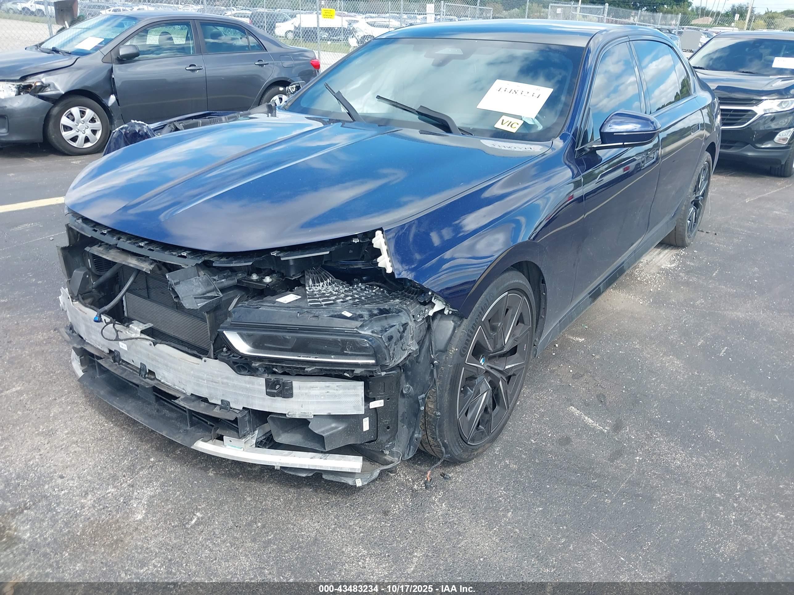 BMW 760 image 6