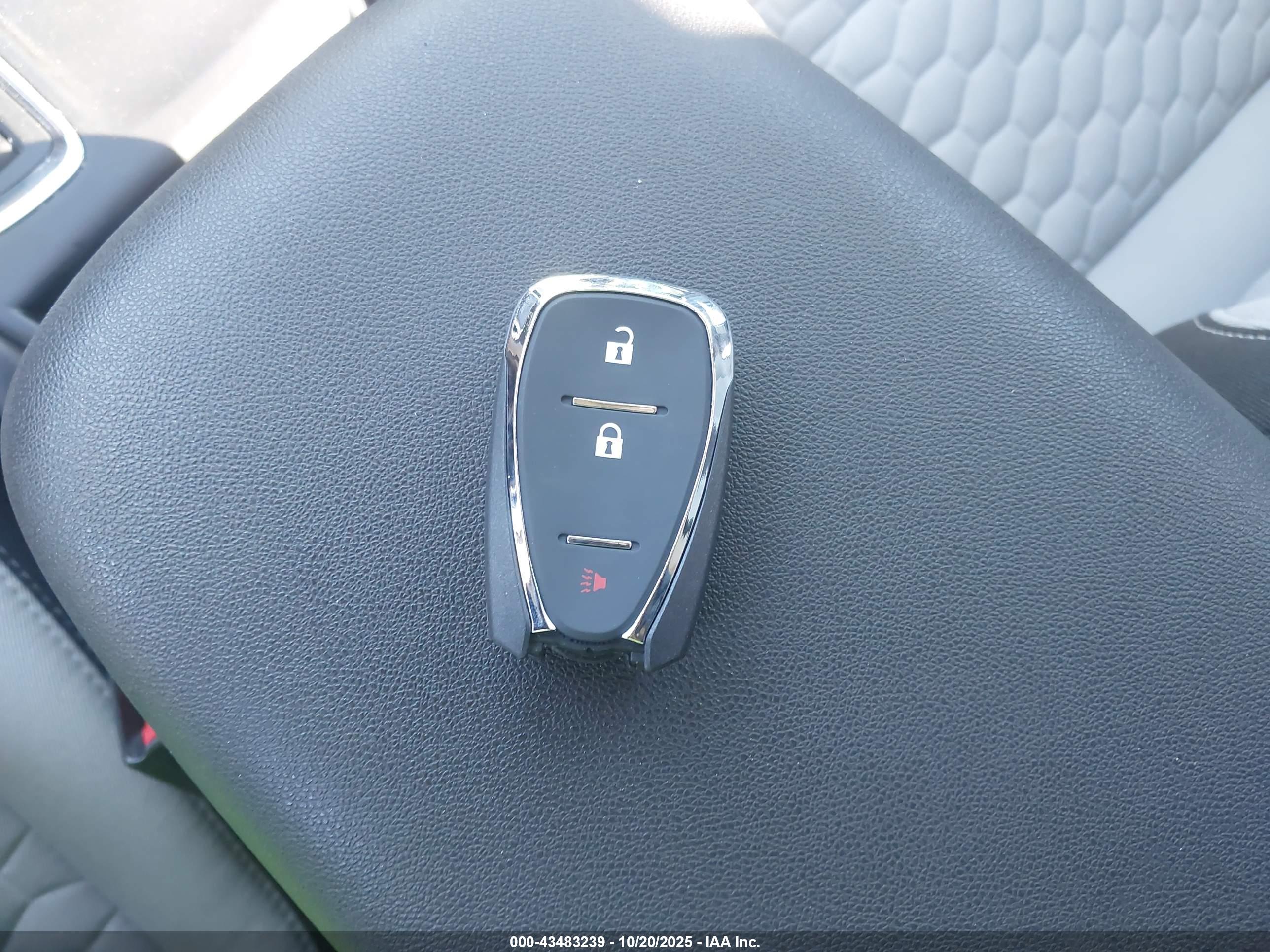 CHEVROLET EQUINOX image 11