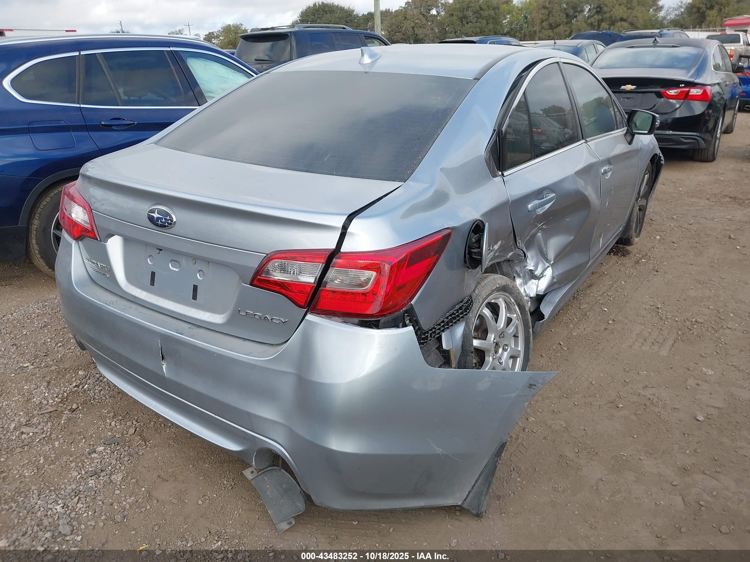 SUBARU LEGACY image 4