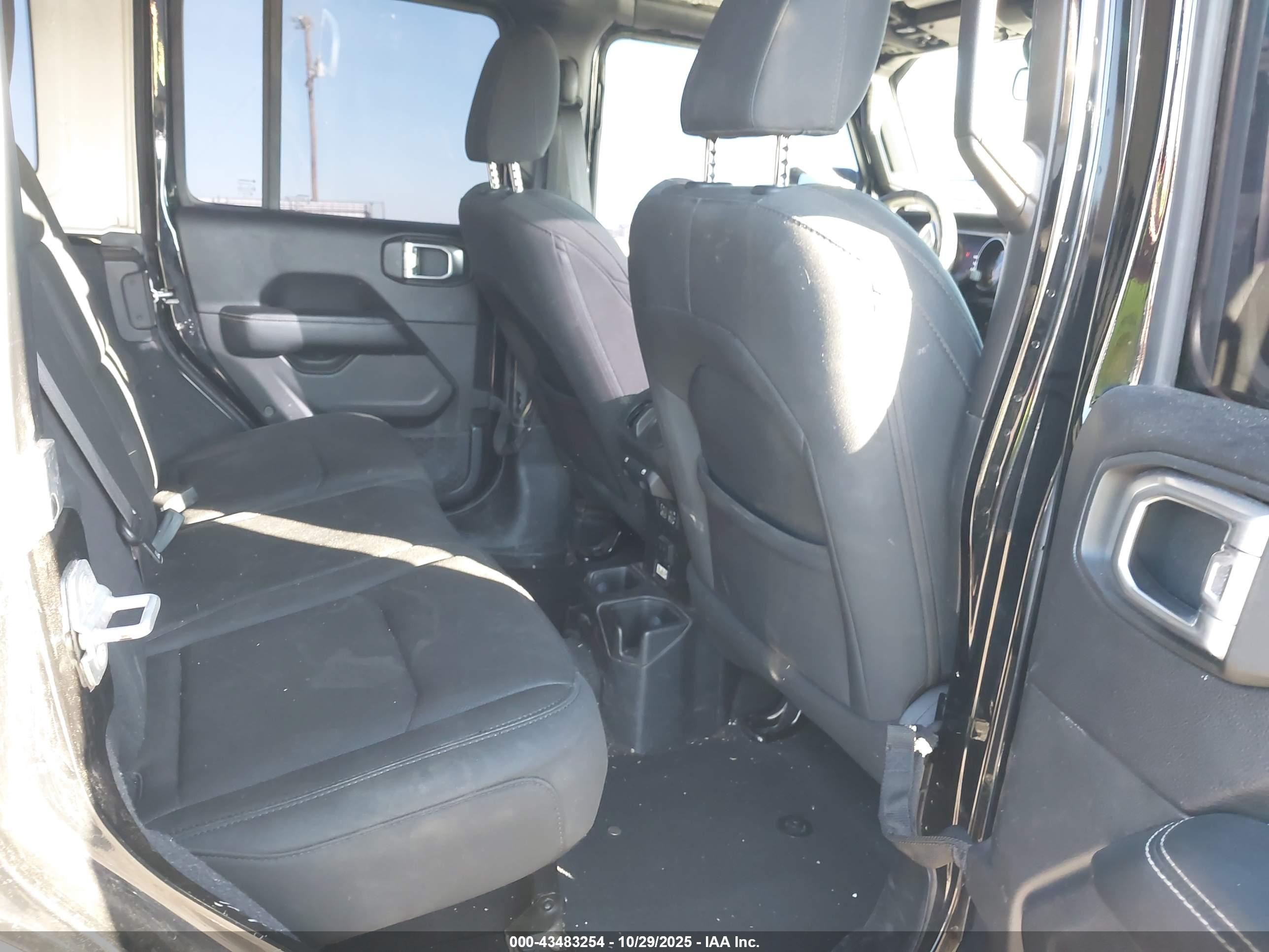 JEEP WRANGLER image 8