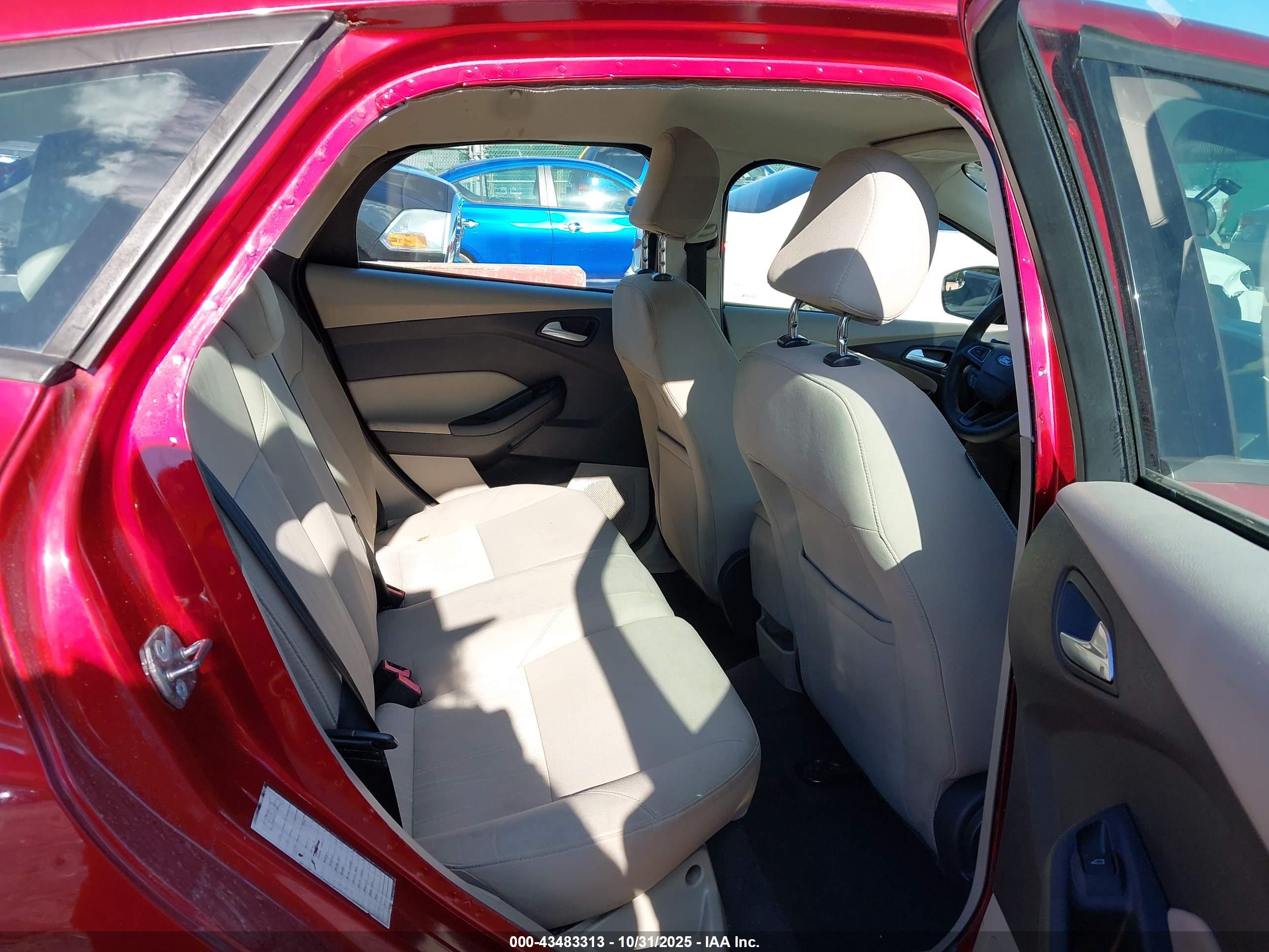 FORD FOCUS image 8