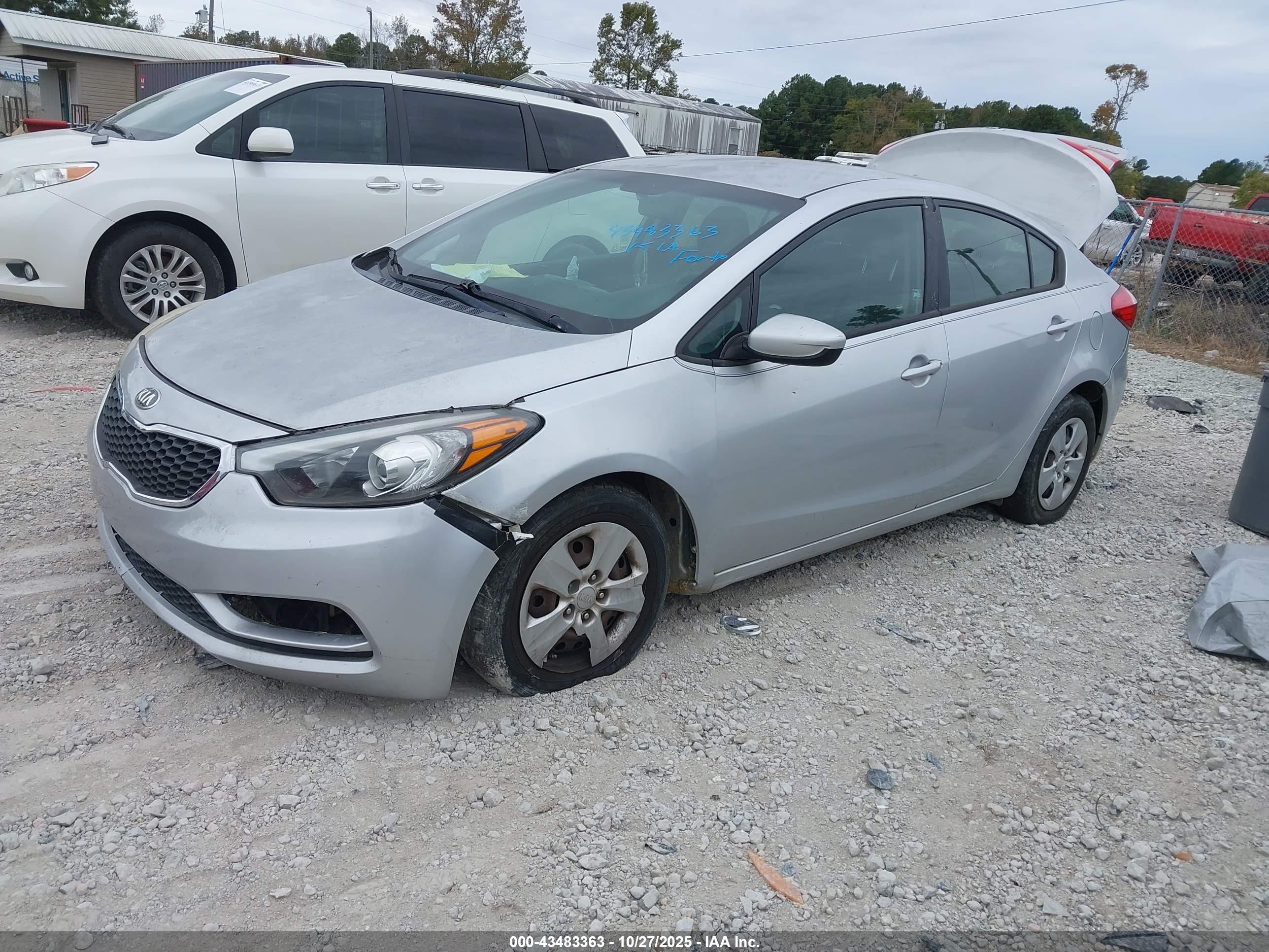 KIA FORTE image 2