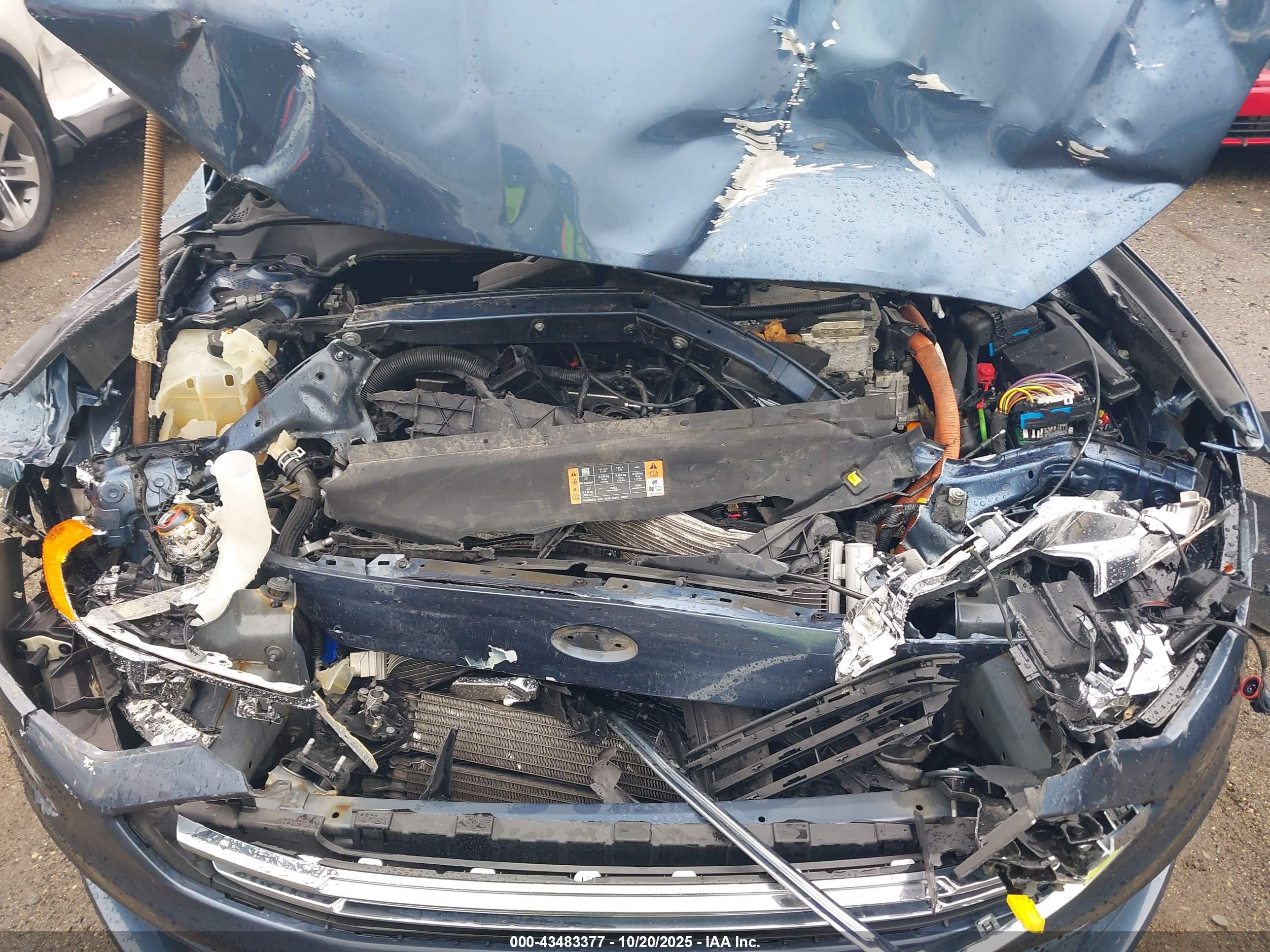 FORD FUSION image 10