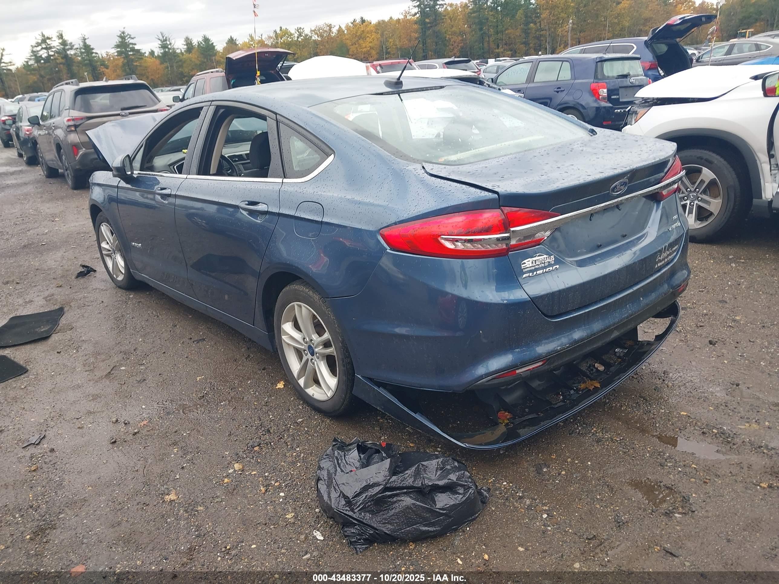 FORD FUSION image 3