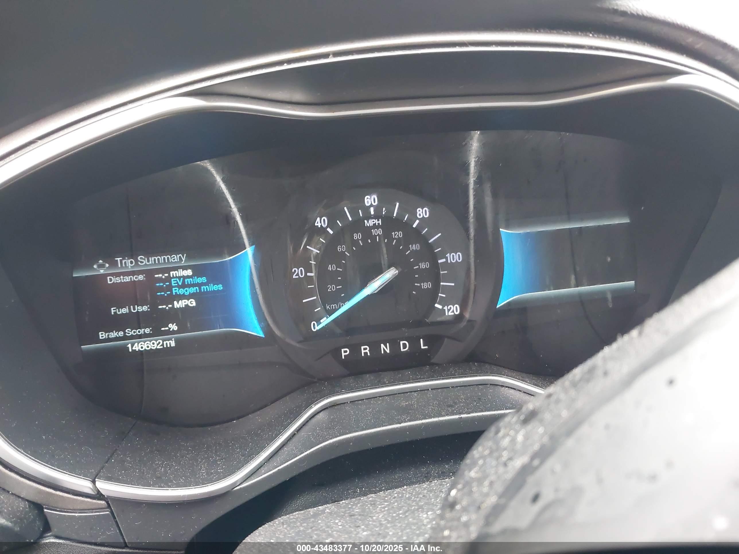 FORD FUSION image 7