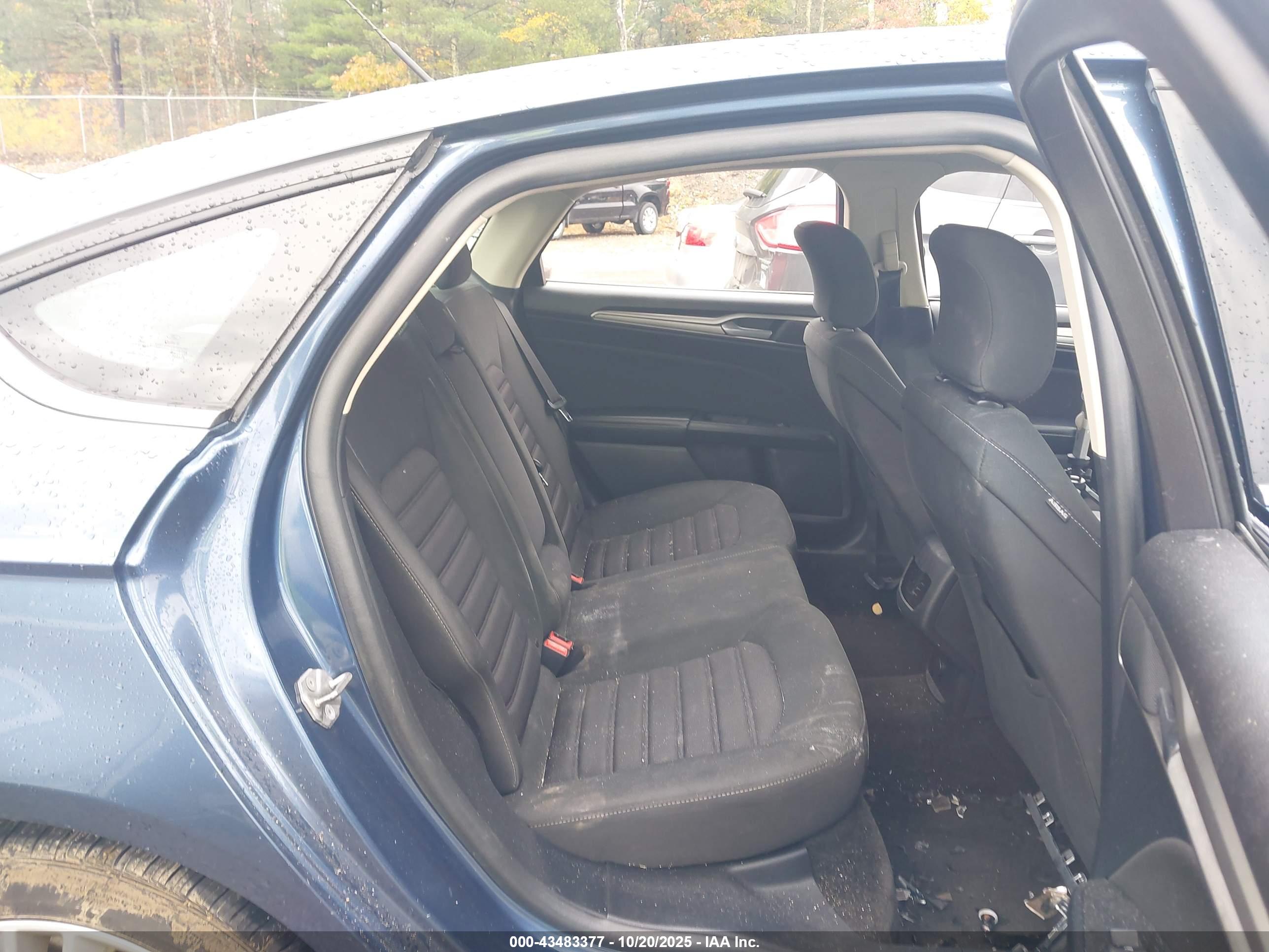FORD FUSION image 8