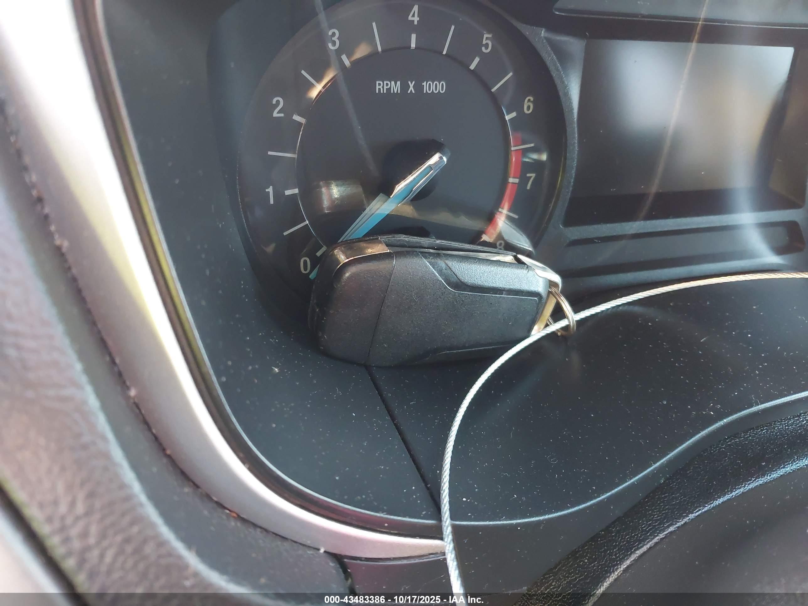 FORD FUSION image 11