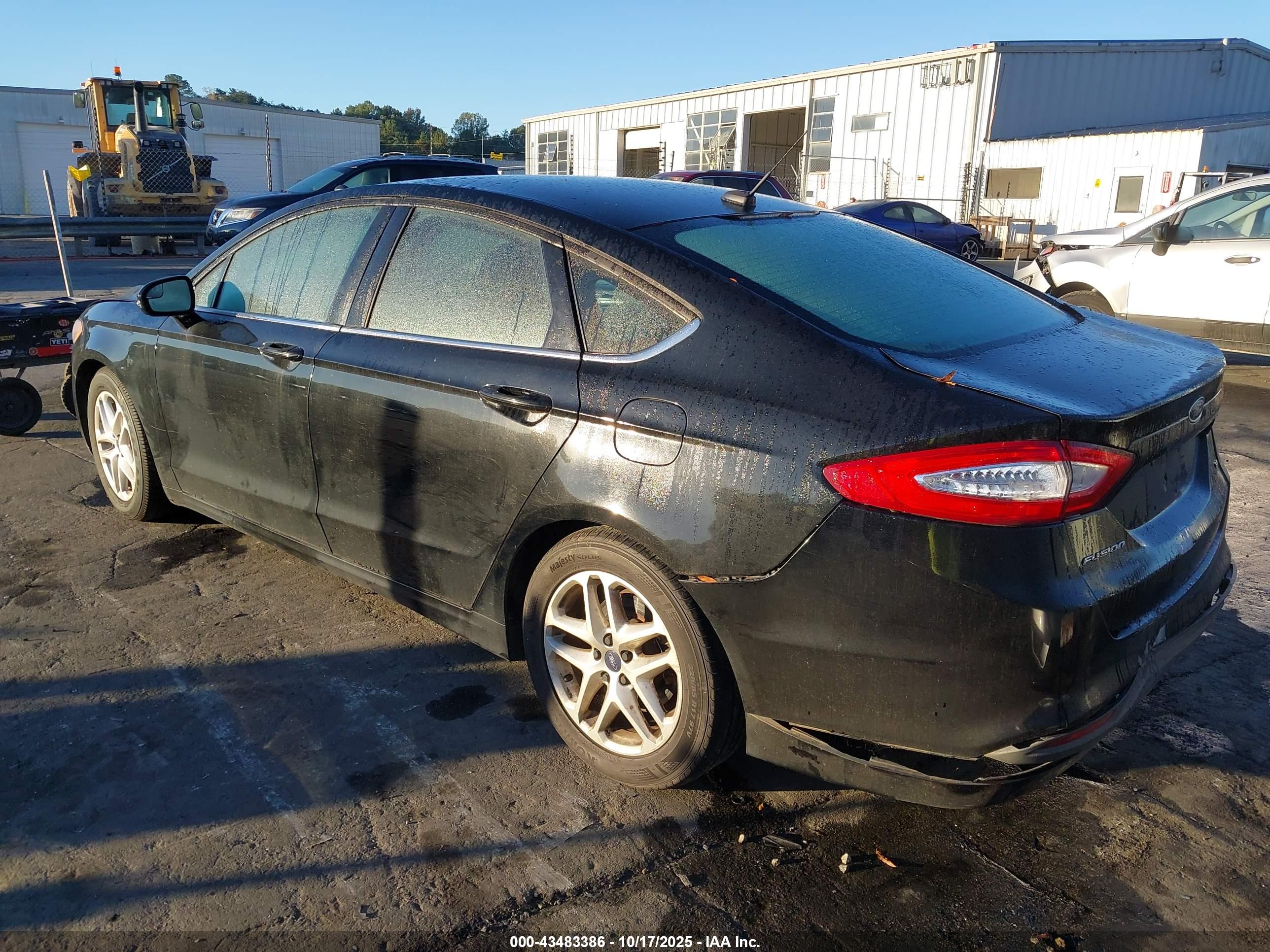 FORD FUSION image 3