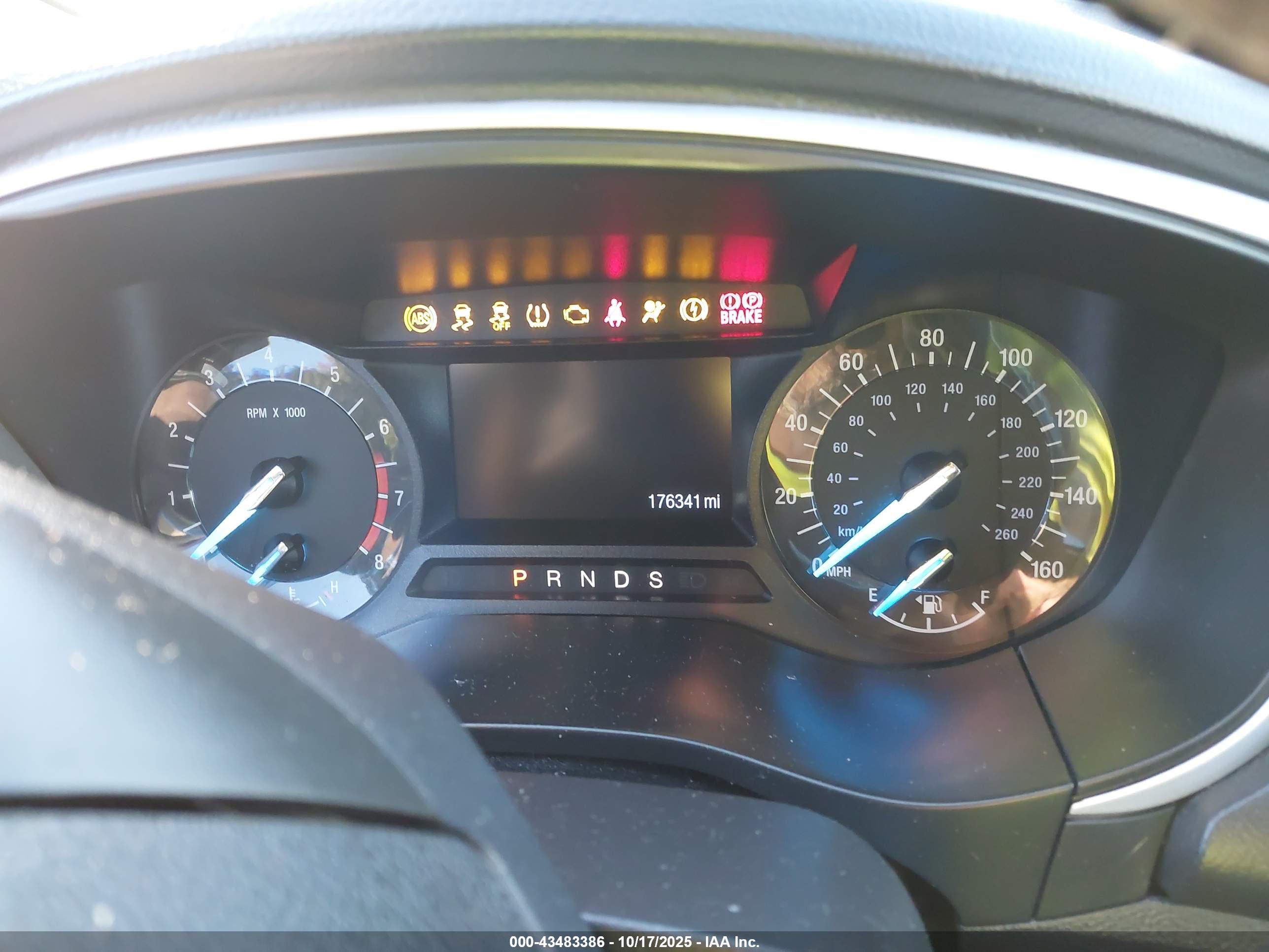FORD FUSION image 7