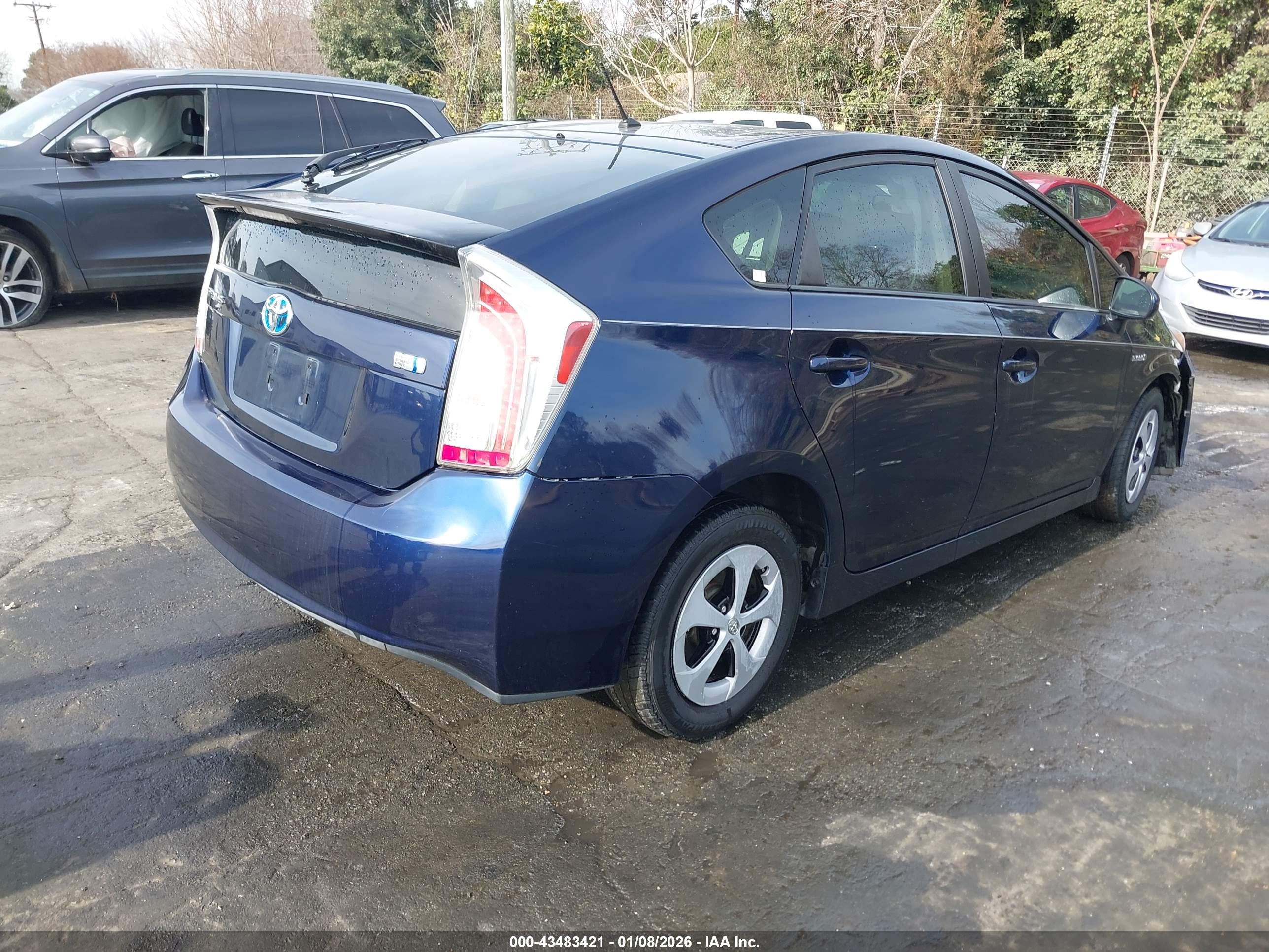 TOYOTA PRIUS image 4