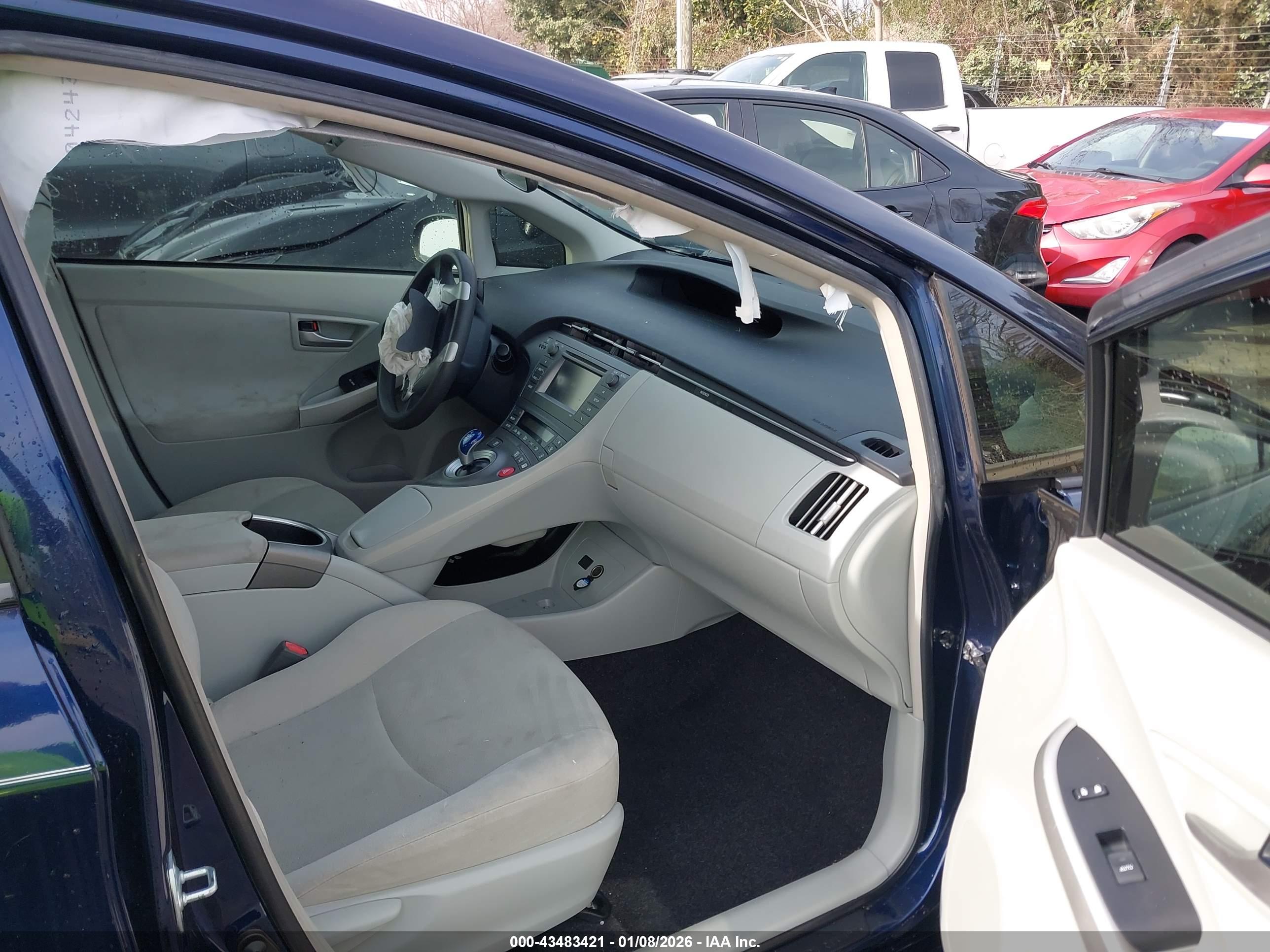 TOYOTA PRIUS image 5
