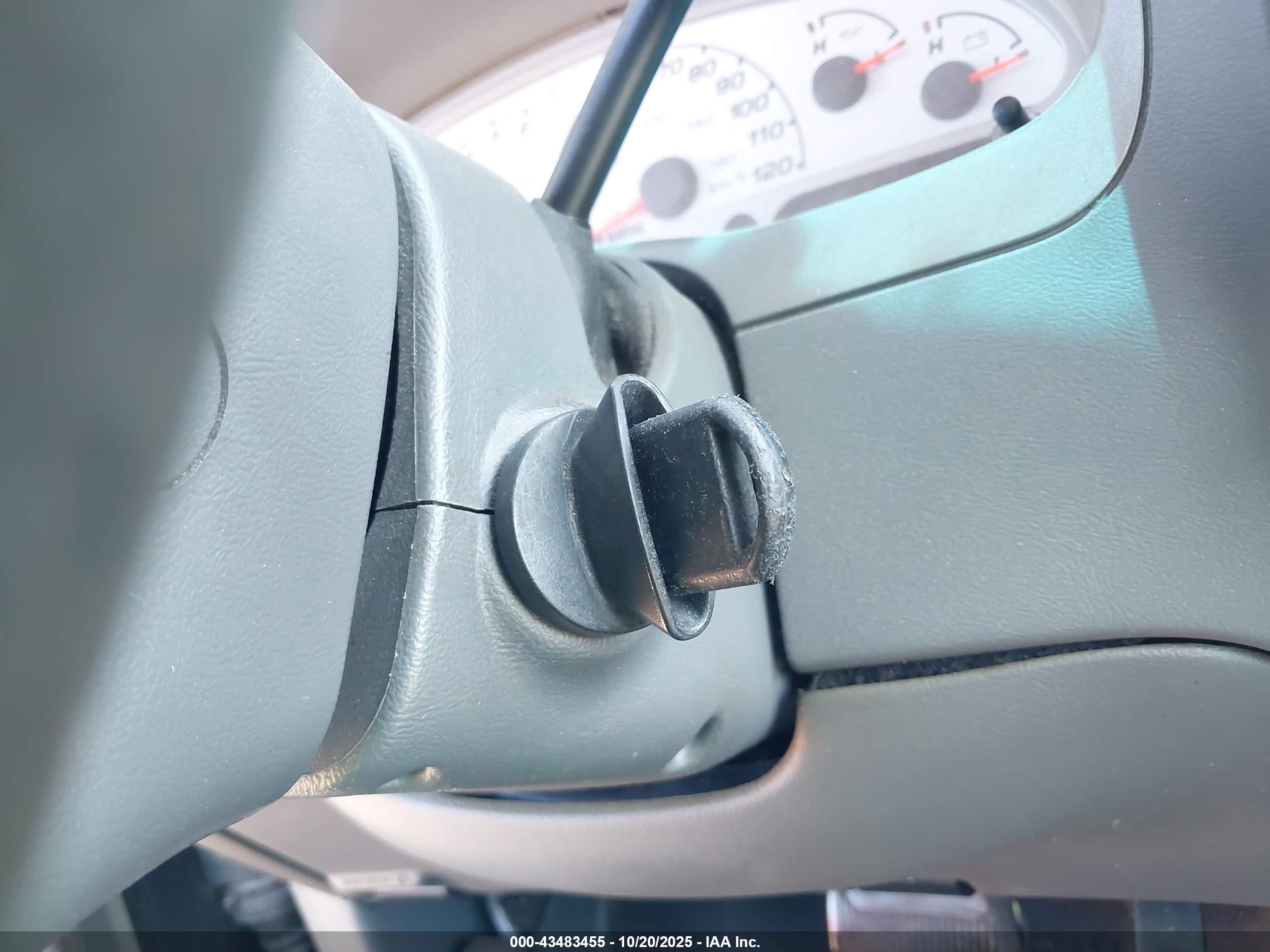 FORD EXPLORER image 11
