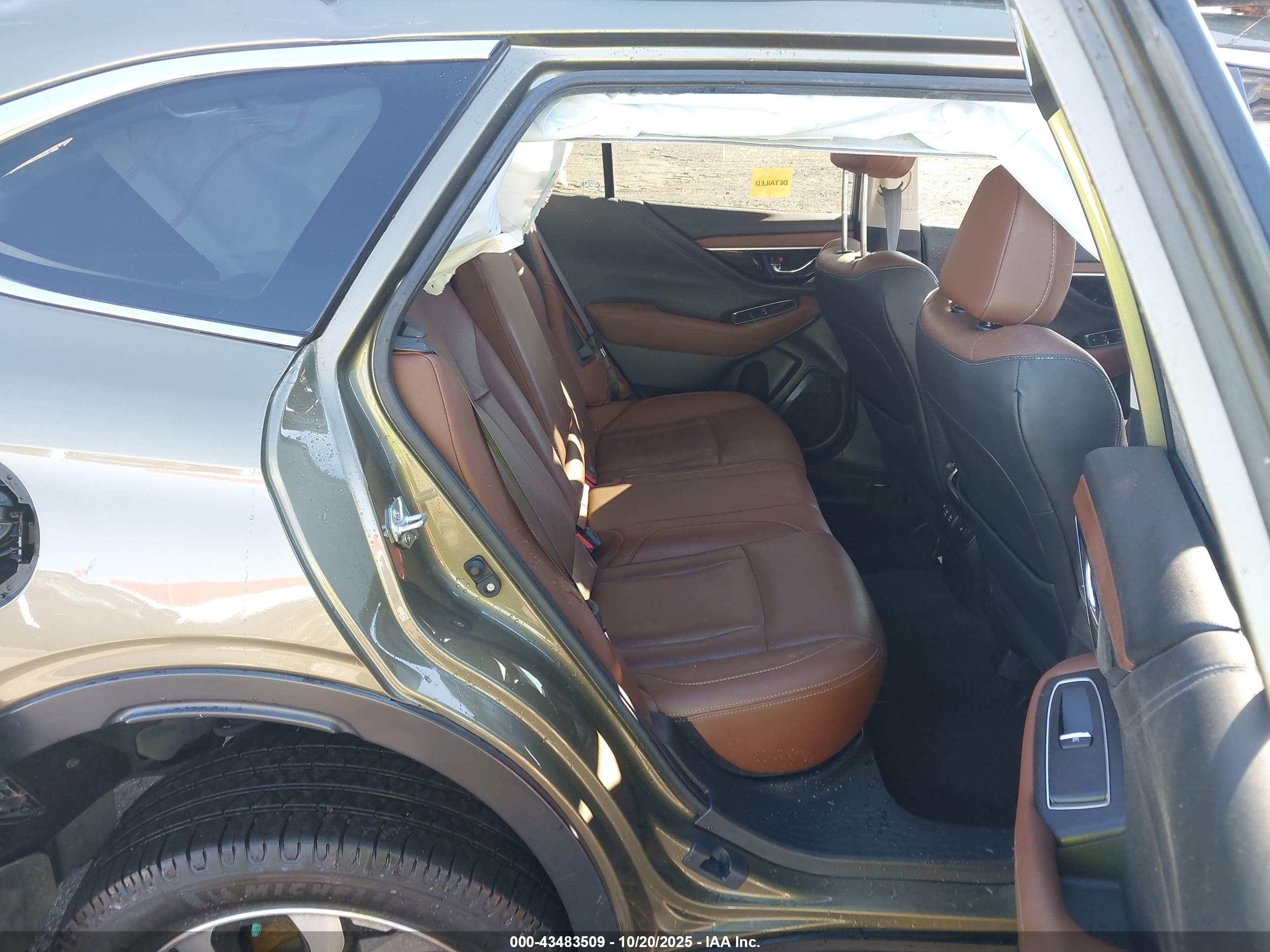 SUBARU OUTBACK image 8