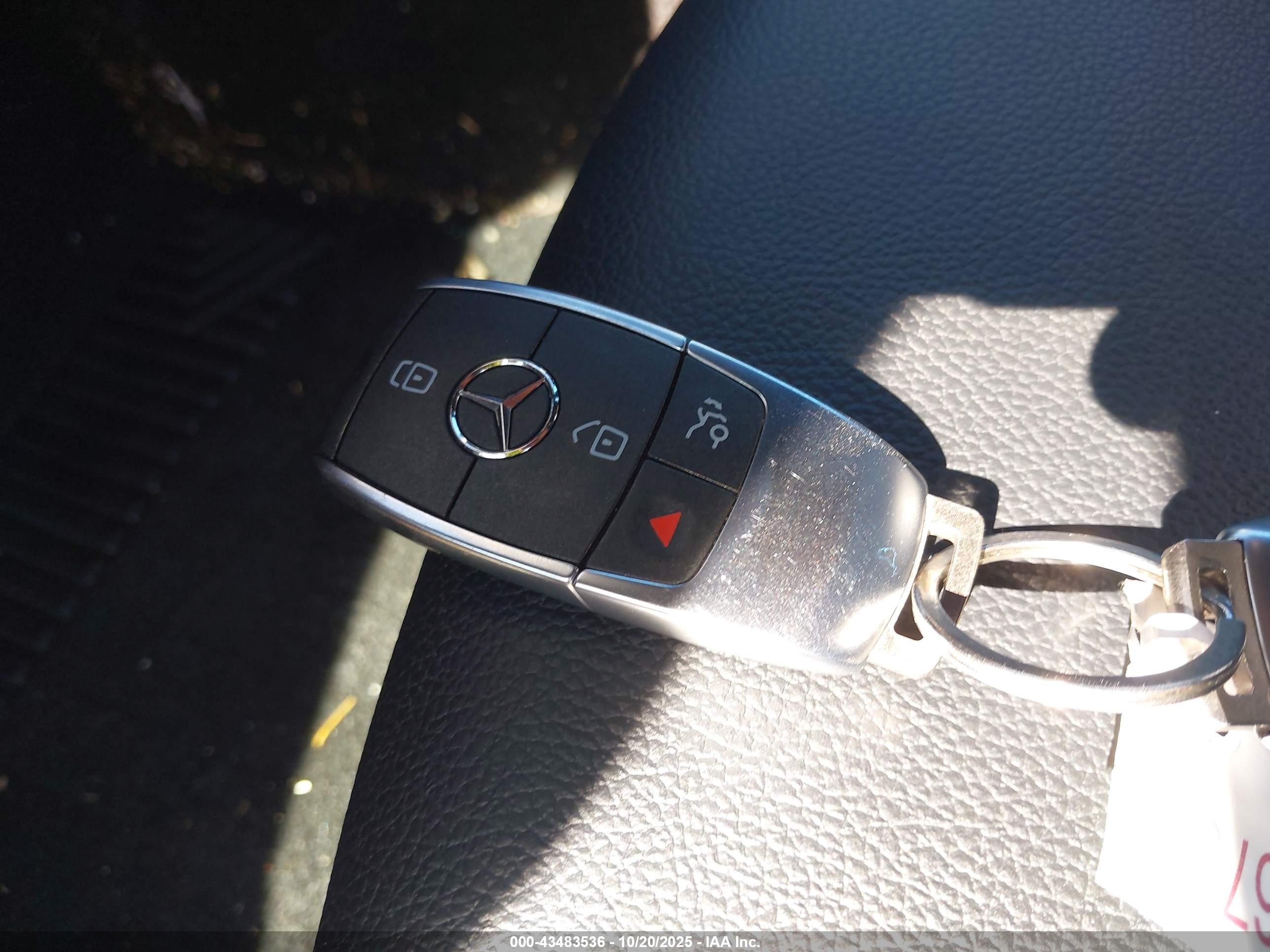 MERCEDES-BENZ A image 11