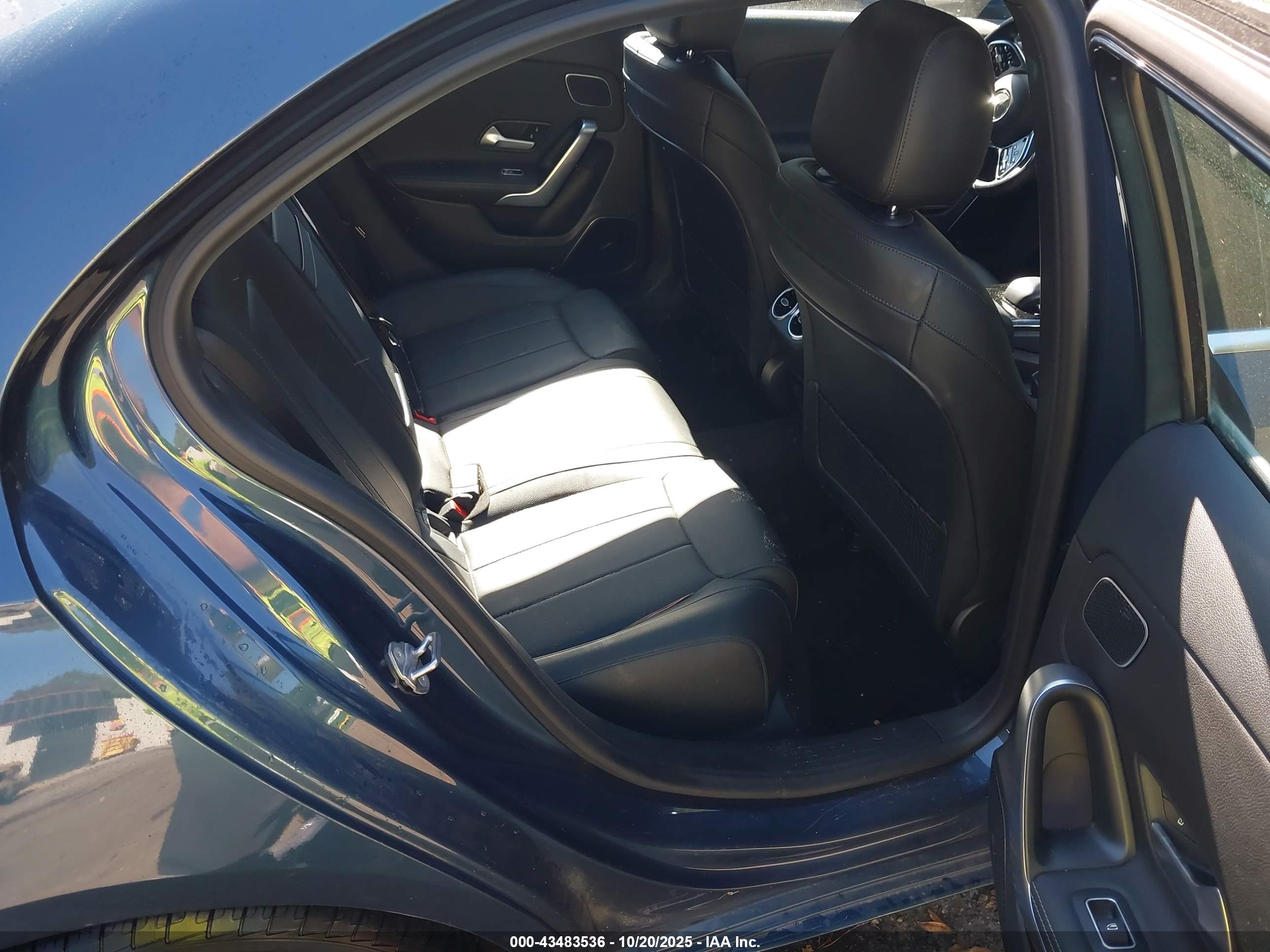 MERCEDES-BENZ A image 8
