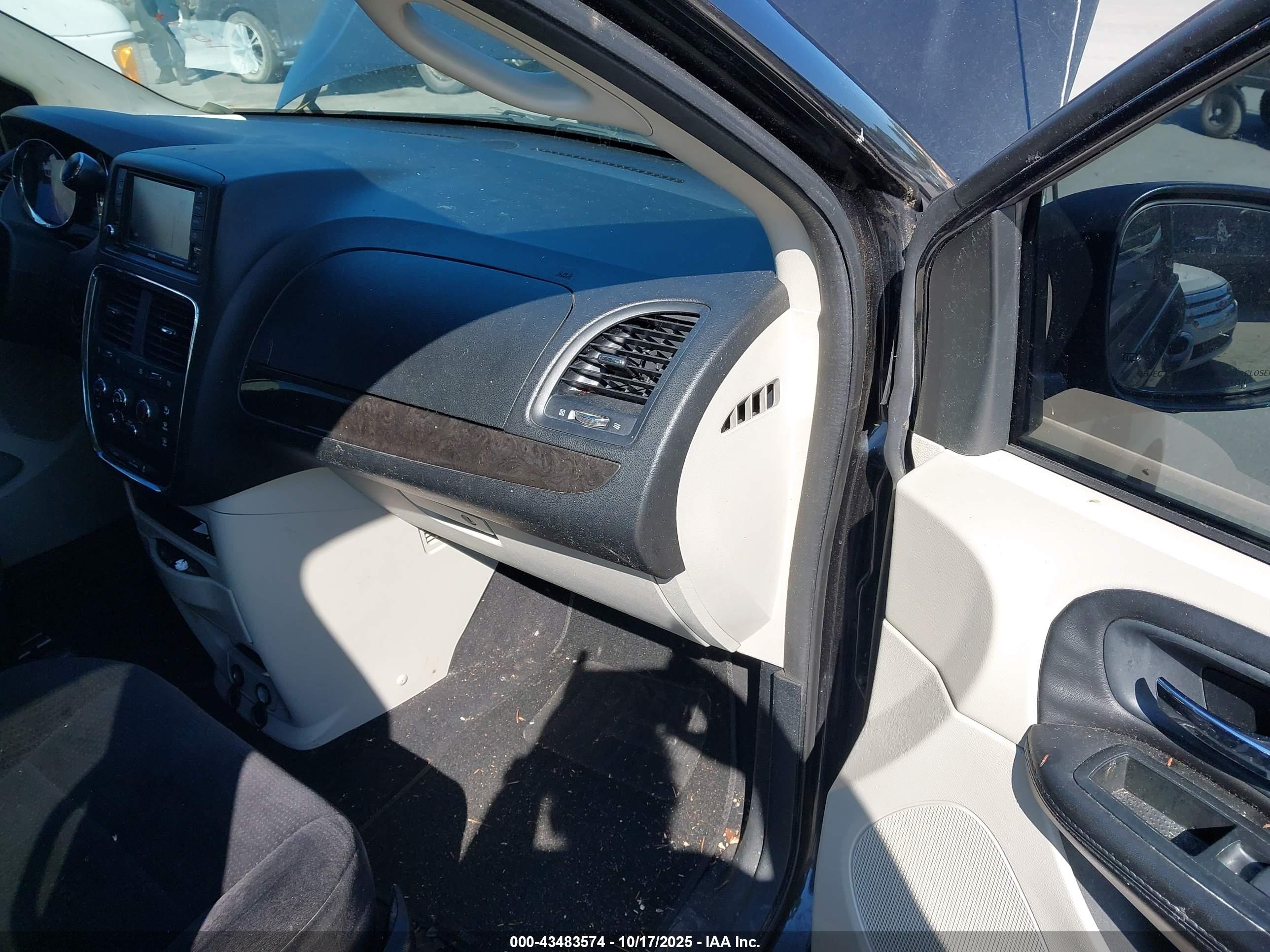 DODGE GRAND image 5