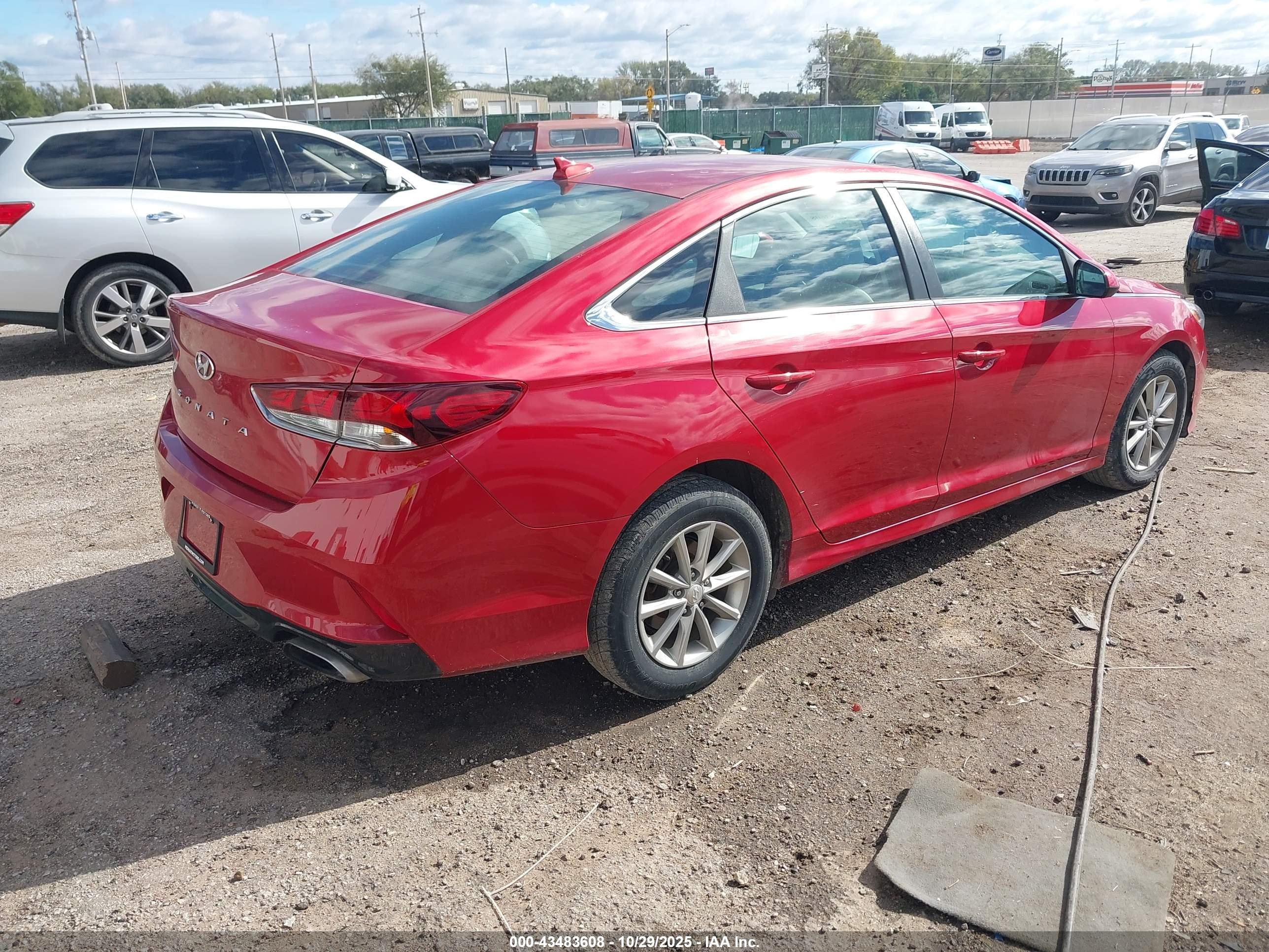 HYUNDAI SONATA image 4