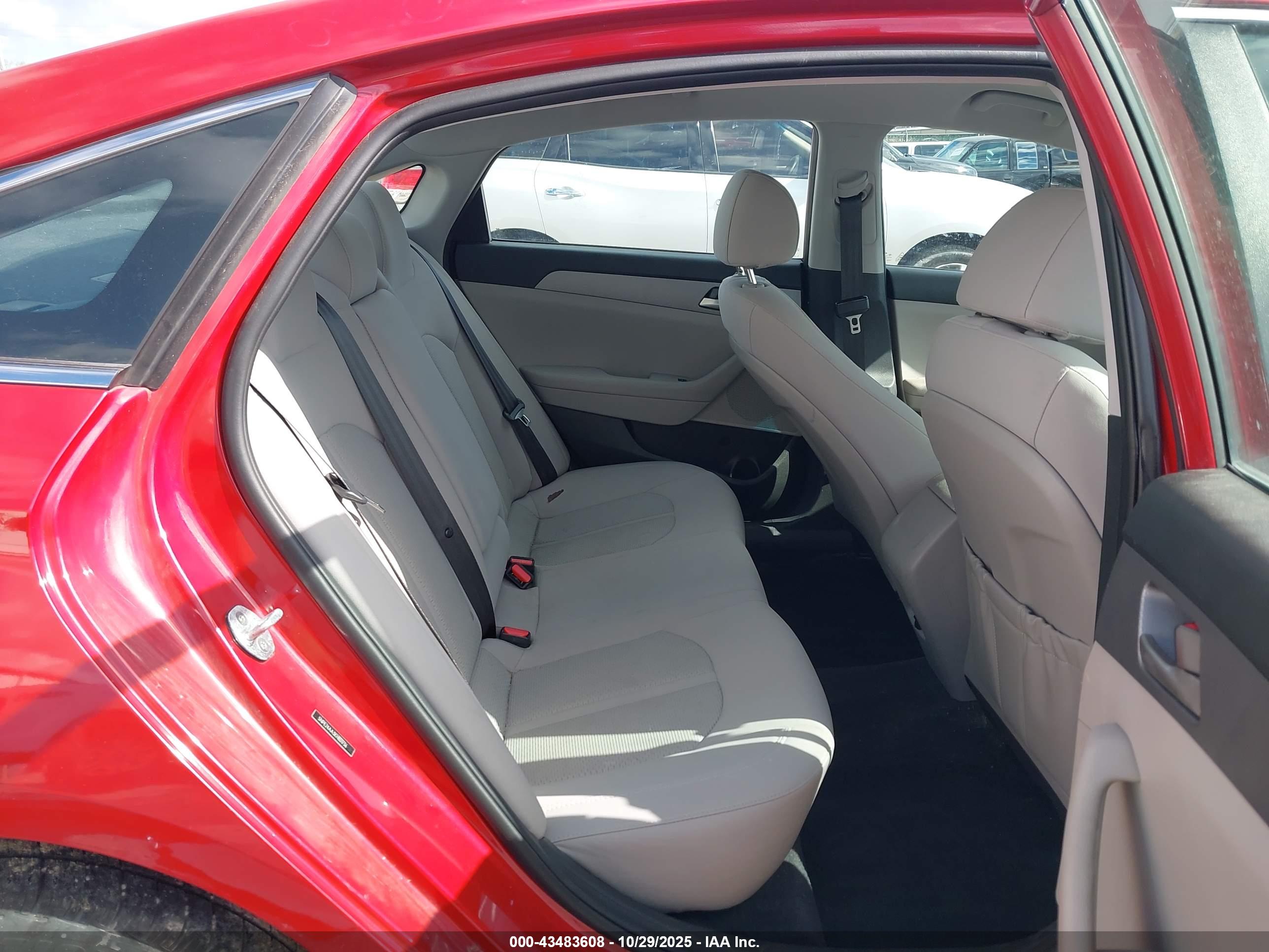 HYUNDAI SONATA image 8