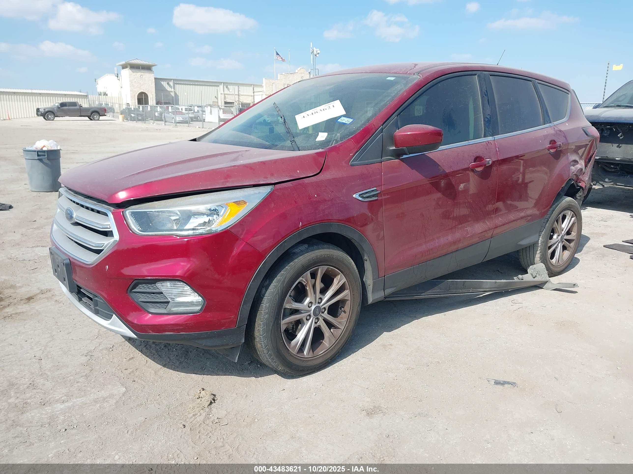 FORD ESCAPE image 2