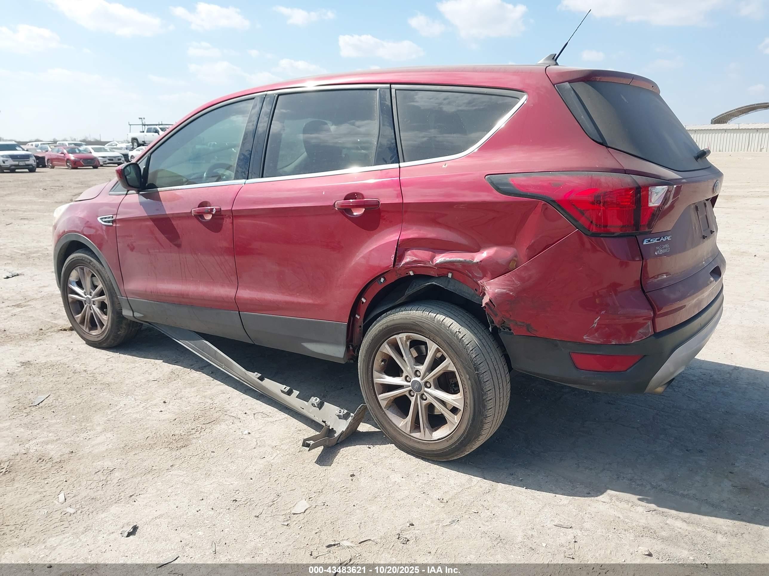 FORD ESCAPE image 3