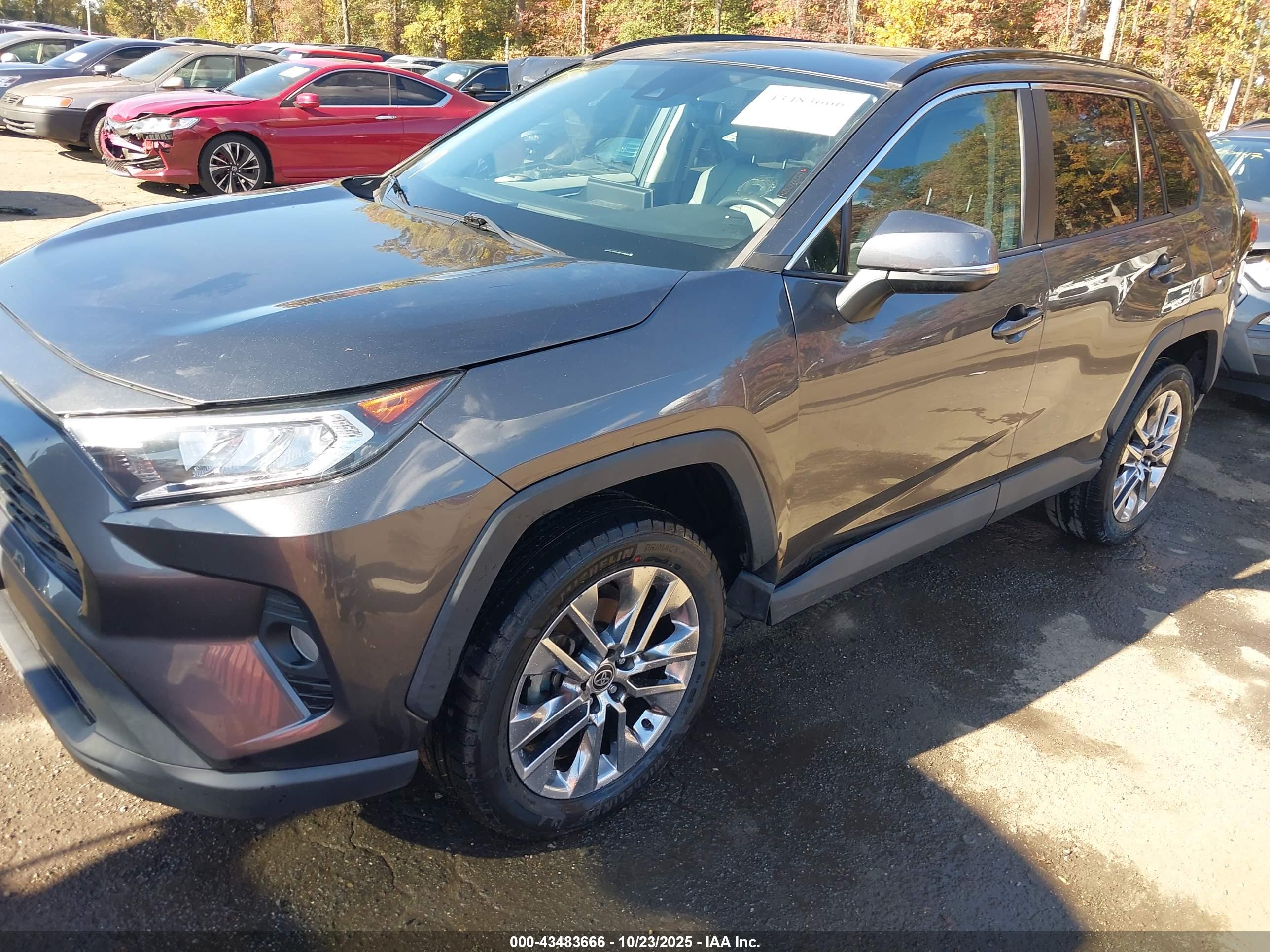 TOYOTA RAV4 image 6