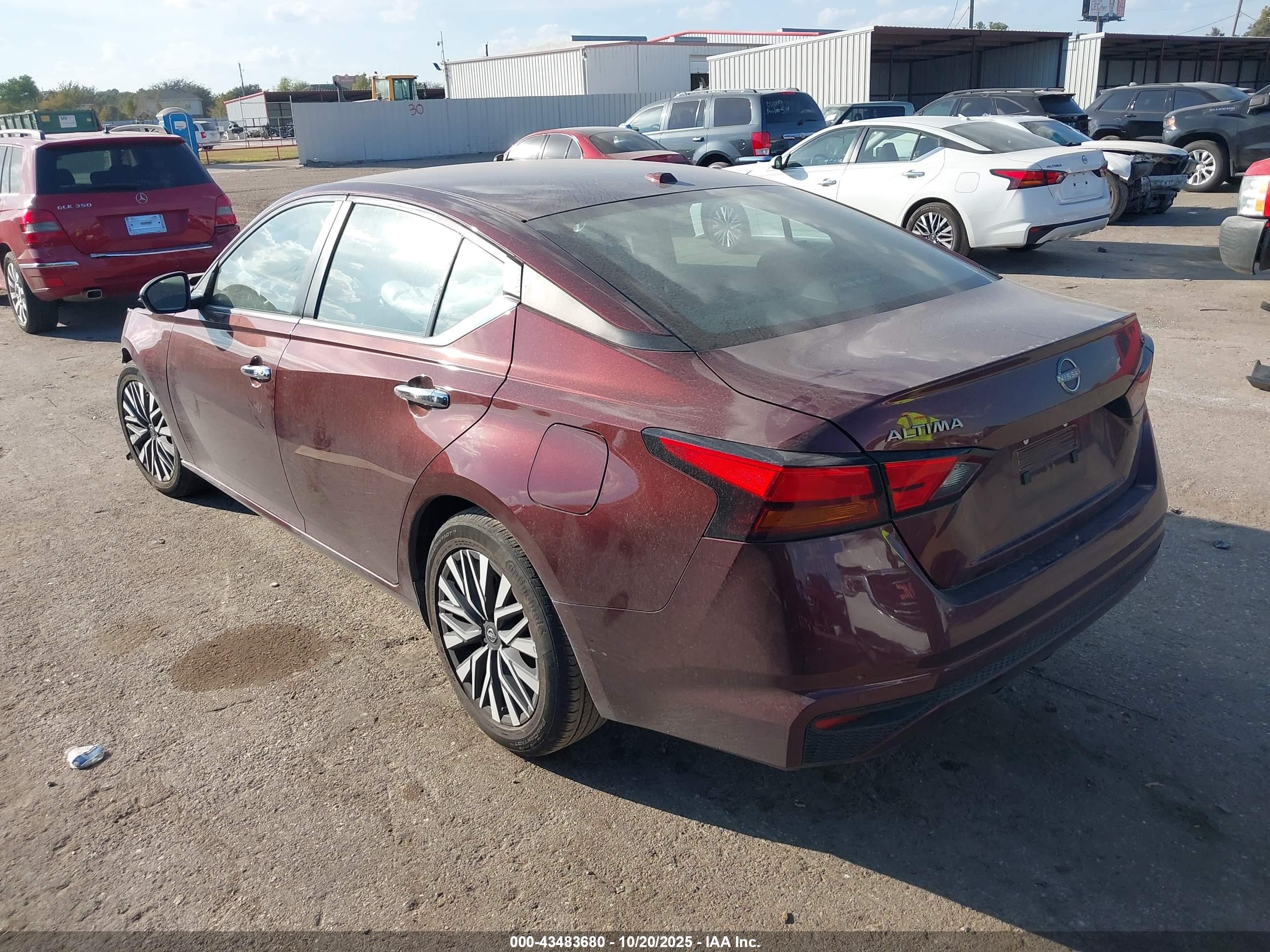 NISSAN ALTIMA image 3