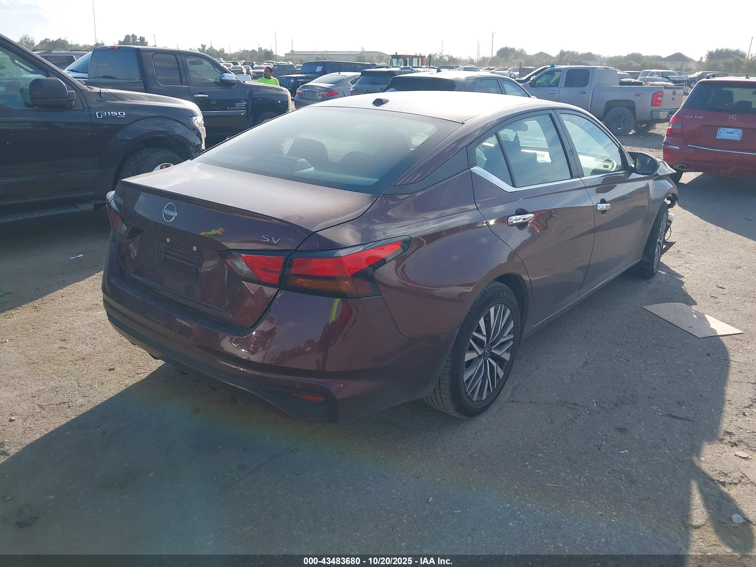 NISSAN ALTIMA image 4