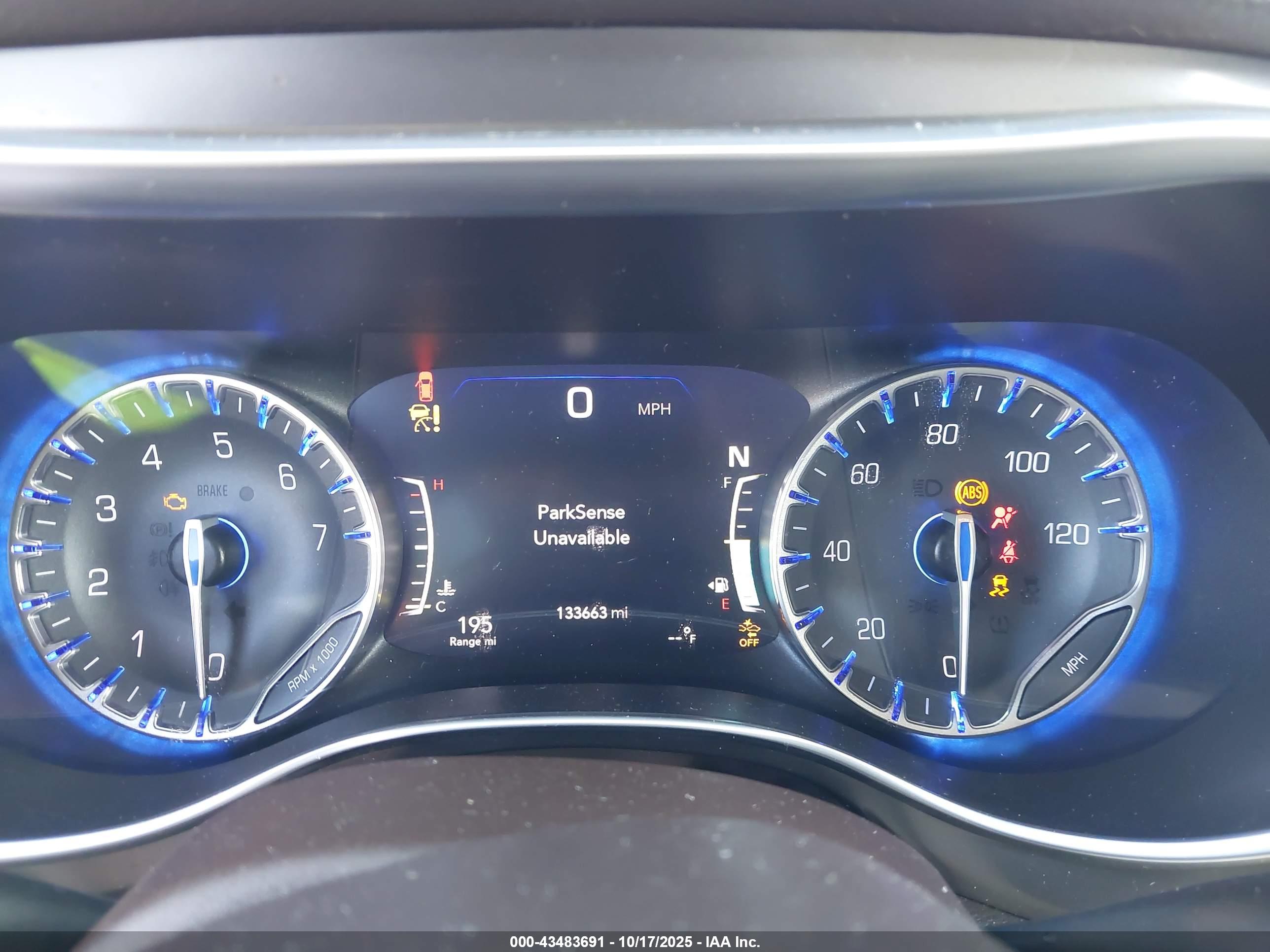 CHRYSLER PACIFICA image 7